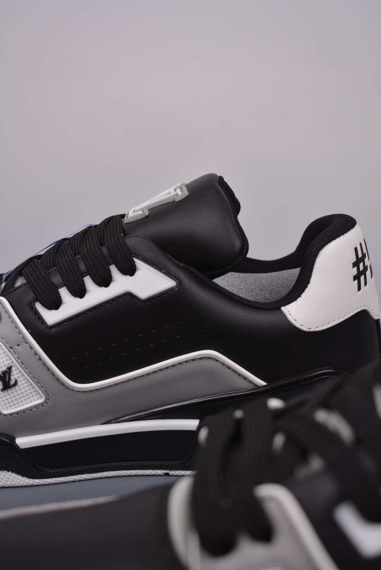 天花板级别 LOUIS VUITTON Trainer LV 路易威登 独家全新升级最新包装