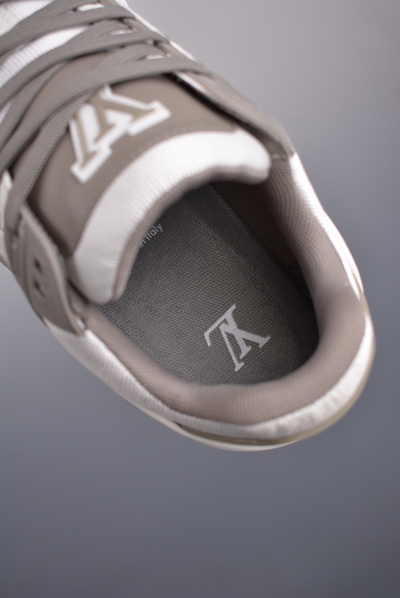 700 天花板级别 LOUIS VUITTON Trainer LV 路易威登板鞋