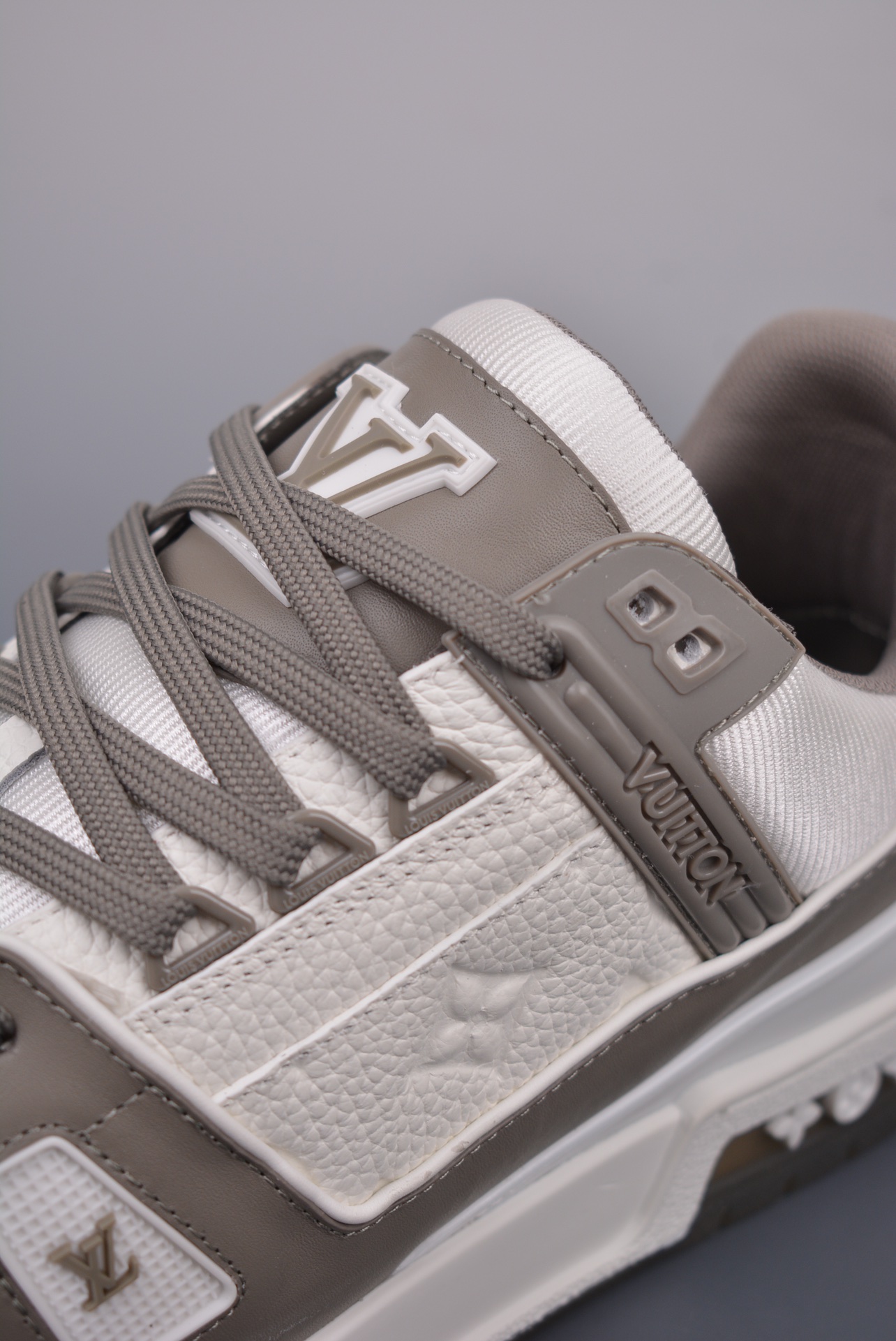 700 天花板级别 LOUIS VUITTON Trainer LV 路易威登板鞋