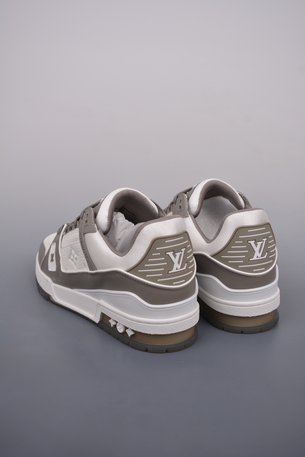 700 天花板级别 LOUIS VUITTON Trainer LV 路易威登板鞋