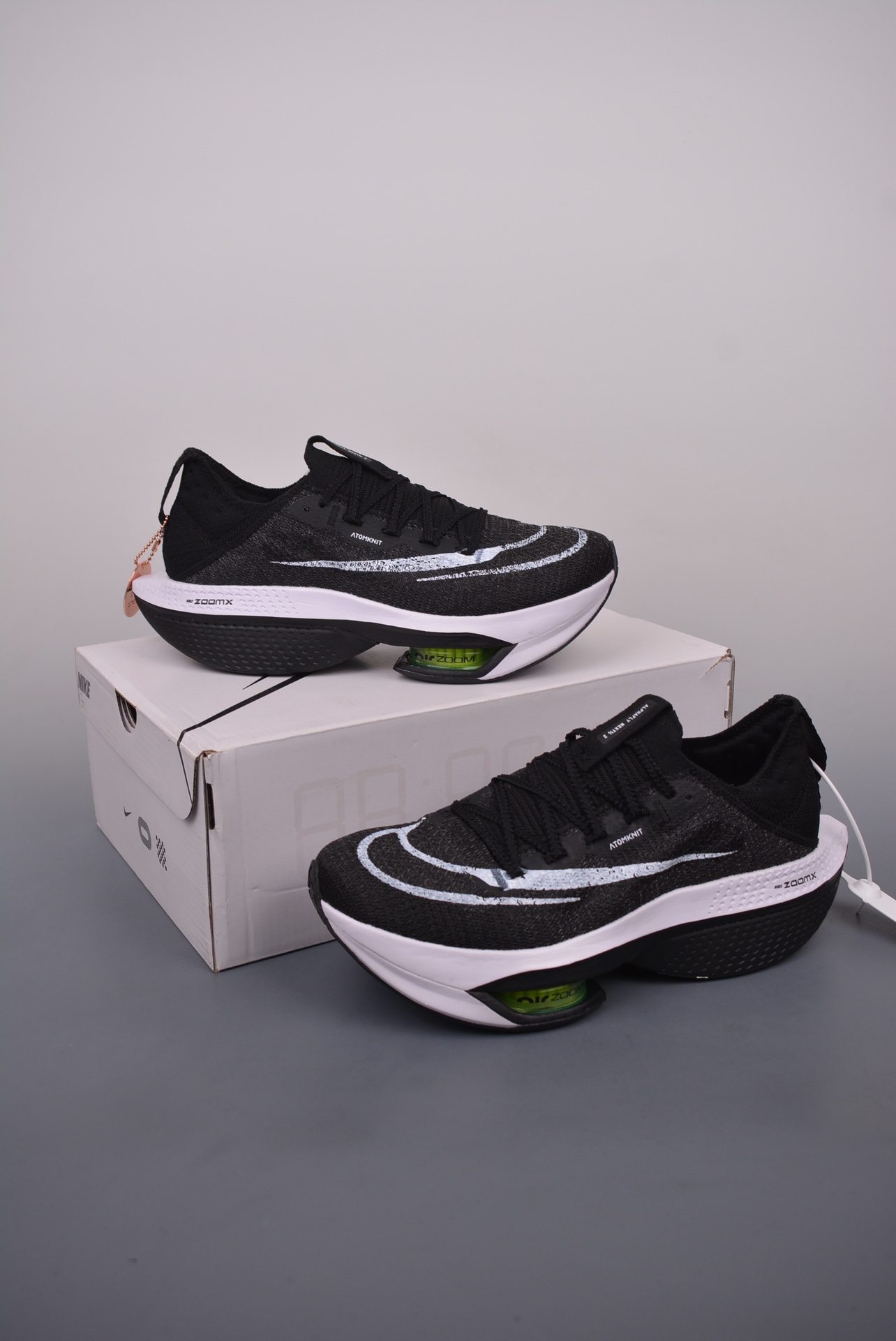 NikeAirZoomAlphaflyNEXT%2希腊胜利之神公路竞速跑步鞋纯原版本运用简洁的色彩搭配简