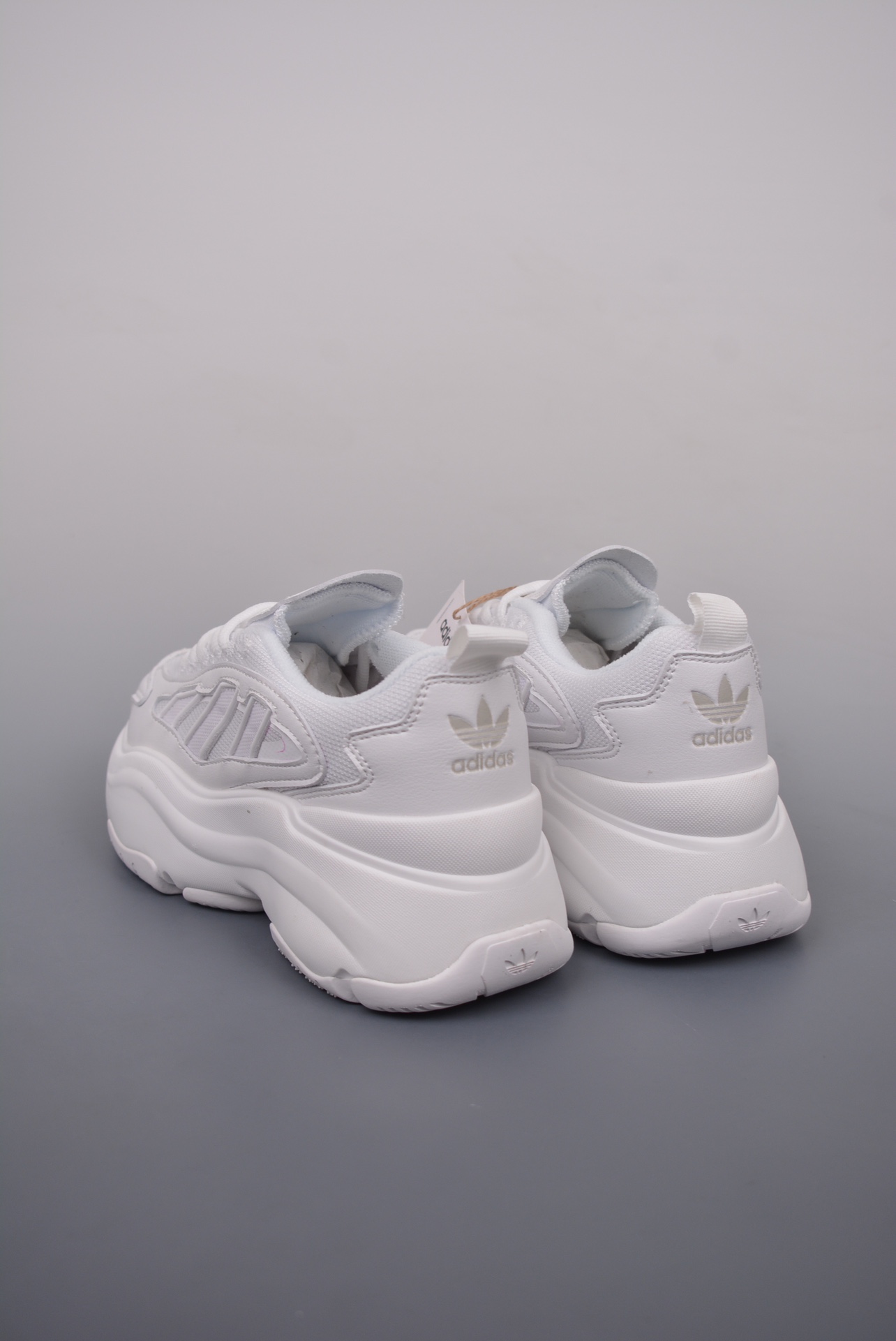 AdidasOriginalsOzgaia厚底增高休闲老爹鞋3.0此款超级轻便舒适5CM增高设计做工不管