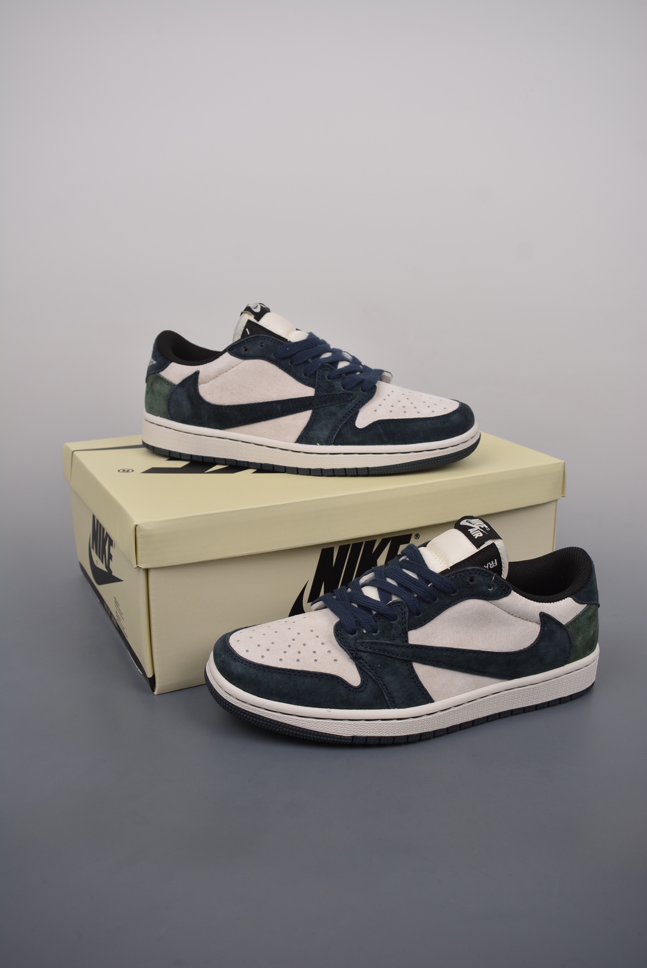 300 Fragment x TS x Air Jordan 1 Low 三方联名倒钩低帮 DM7866-819