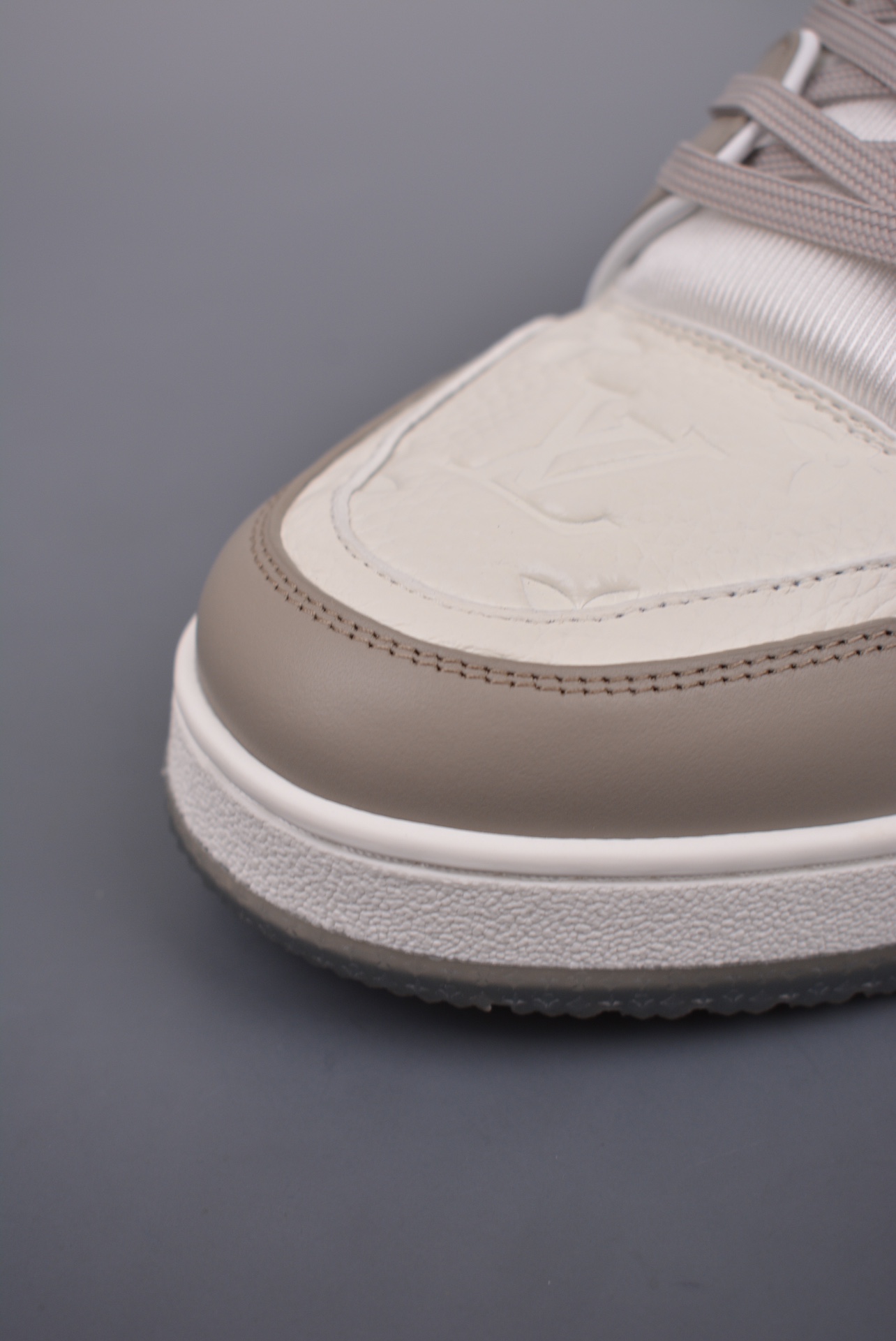 2021s LV Trainer 限定联名 最新配色国内限定无售 原版购入历时近两个月开发打造 经典多拼色超好看