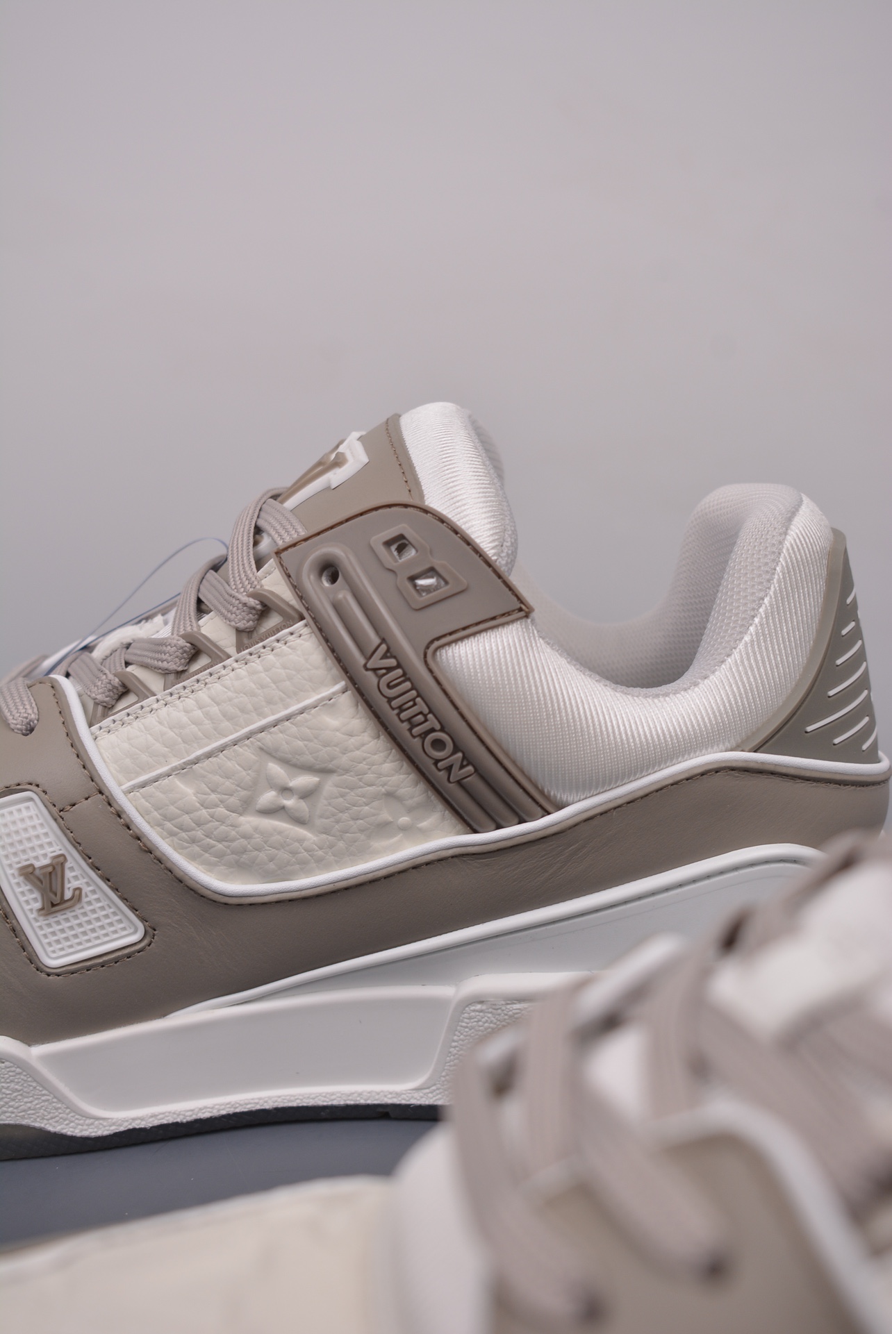 2021s LV Trainer 限定联名 最新配色国内限定无售 原版购入历时近两个月开发打造 经典多拼色超好看