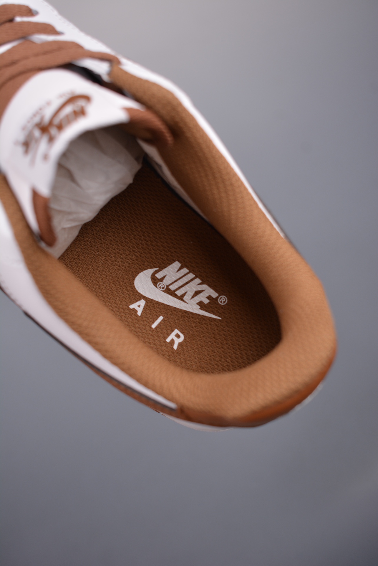 💰170真标💰200公司级💰240纯原版
NK Air Force 1 Low 纯原版
原楦头原纸板 打造纯正空军版型
专注外贸渠道 全掌内置蜂窝气垫 
原盒配件 原厂中底钢印、拉帮完美   
官方货号：DH7561 100KK
Size：36 36.5 37.5 38 38.5 39 40 40.5 41 42 42.5 43 44 45