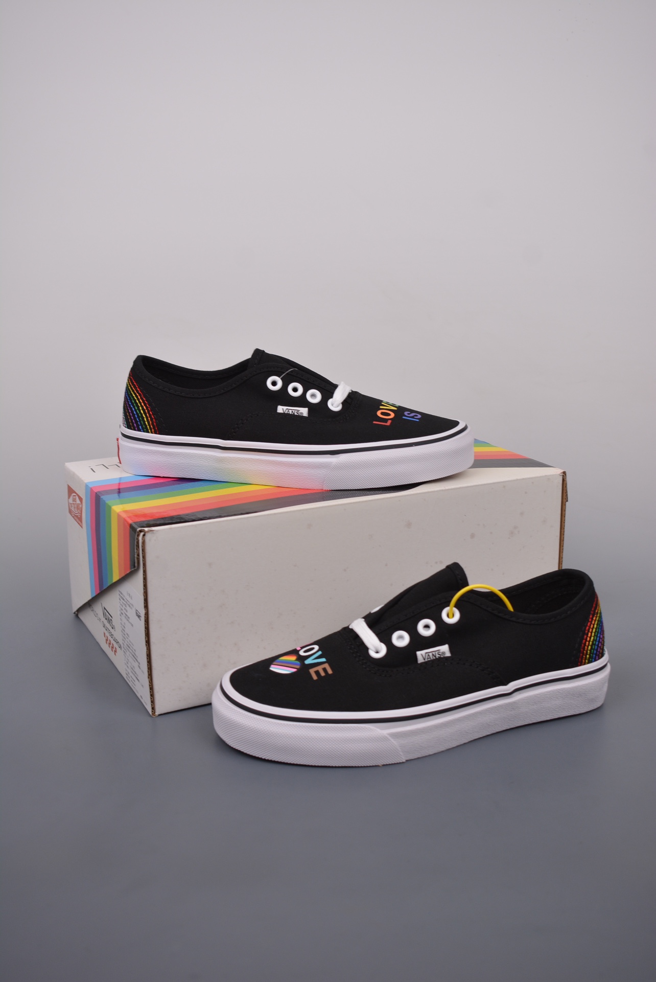 130 Vans Authentic 彩虹系列 Vans Classics 推出的 ”Love Wins” VN000EE3RNC