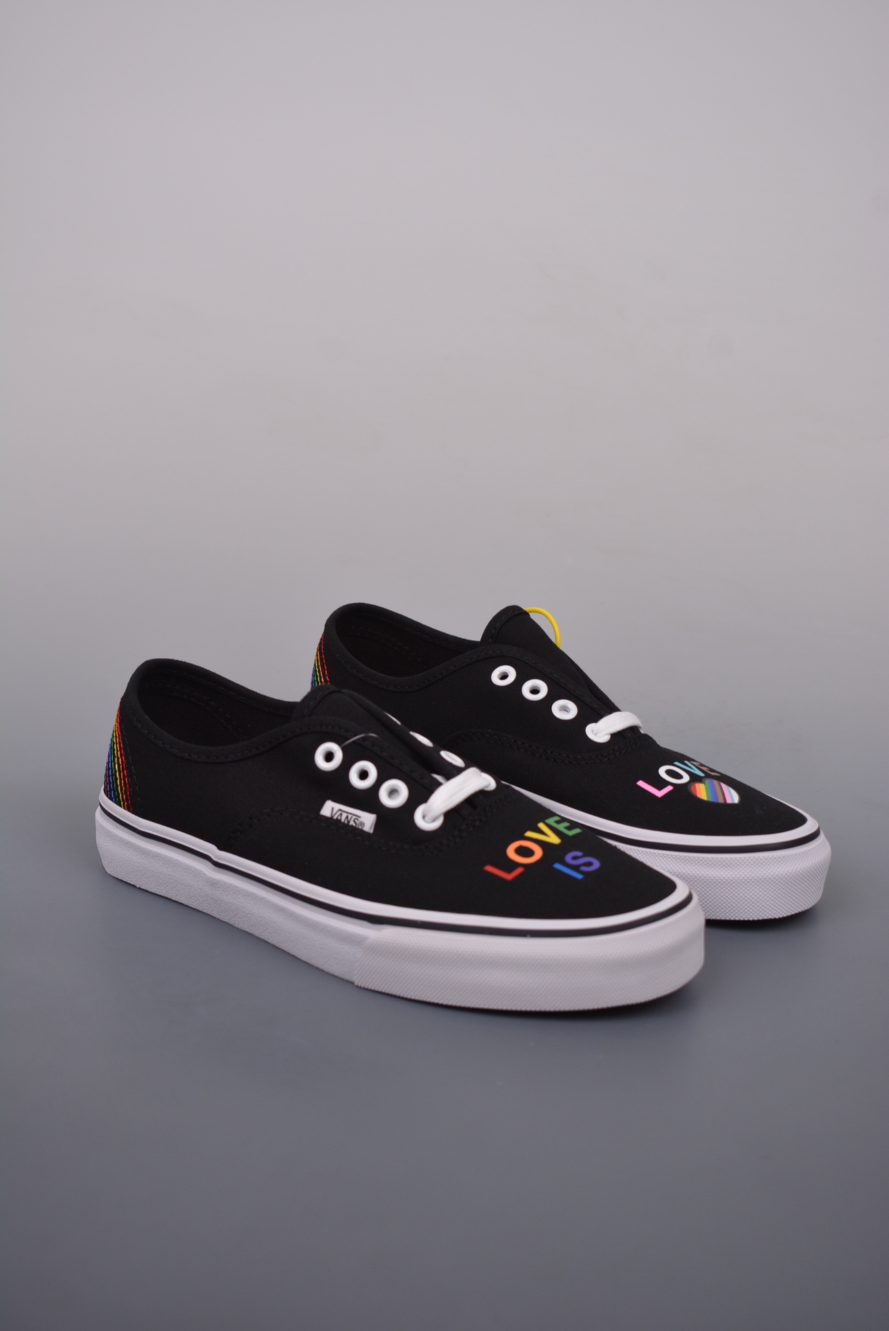 130 Vans Authentic 彩虹系列 Vans Classics 推出的 ”Love Wins” VN000EE3RNC