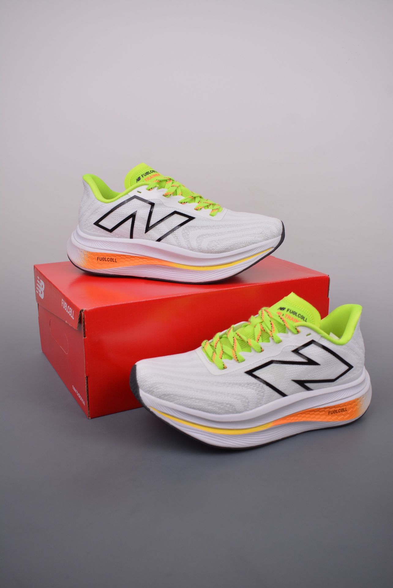 220 New Balance NB FuelCell Supercomp Trainer V2 NB FuelCell跑步鞋 WRCXCA3MK