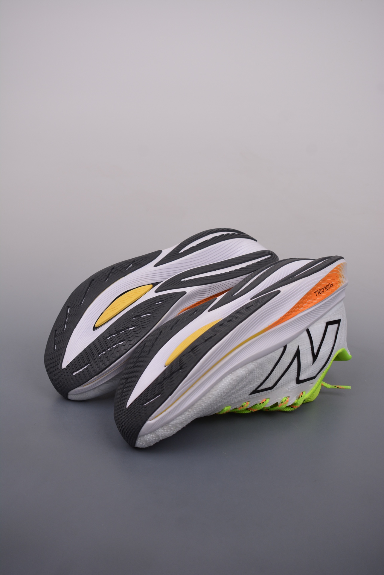 220 New Balance NB FuelCell Supercomp Trainer V2 NB FuelCell跑步鞋 WRCXCA3MK