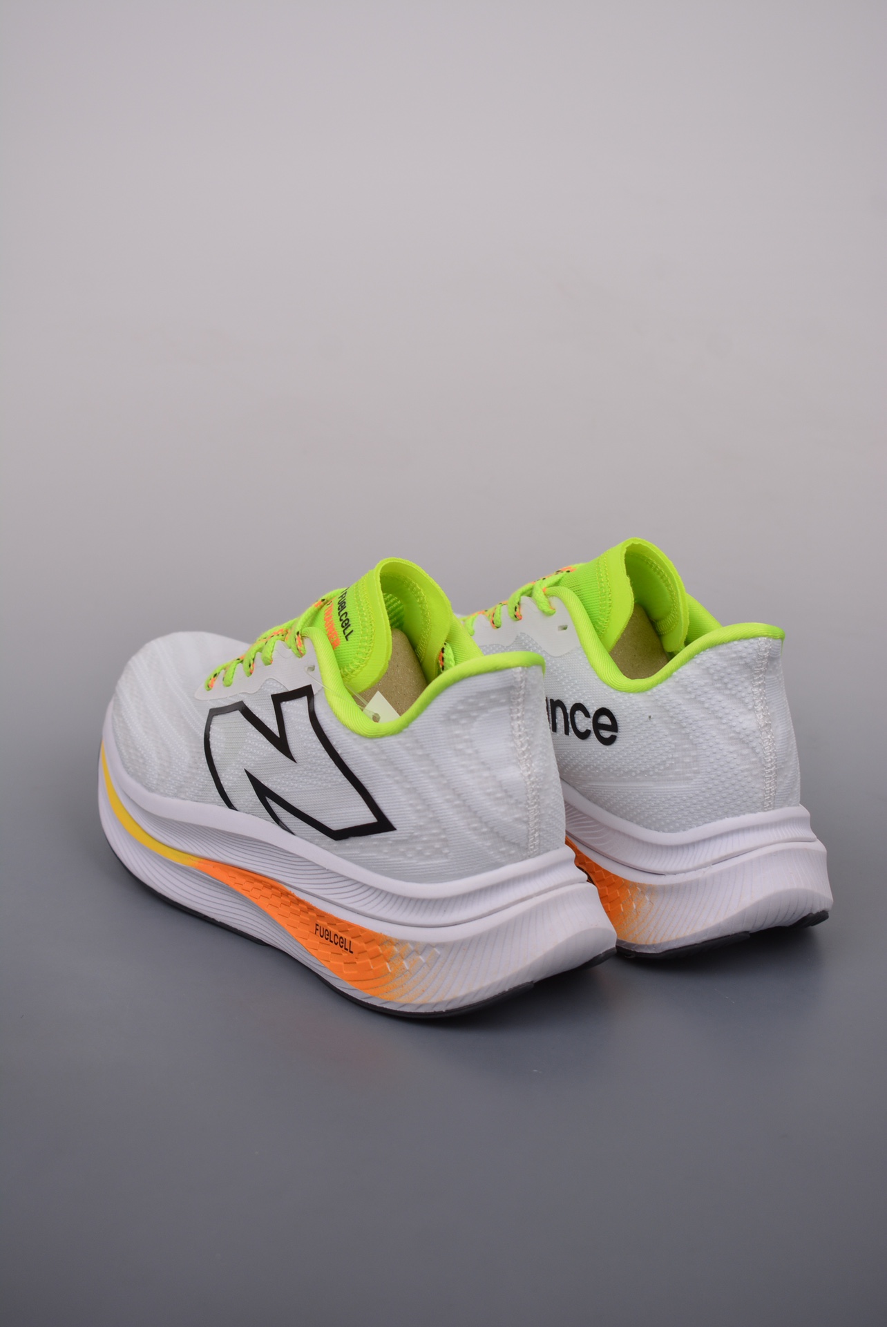 220 New Balance NB FuelCell Supercomp Trainer V2 NB FuelCell跑步鞋 WRCXCA3MK