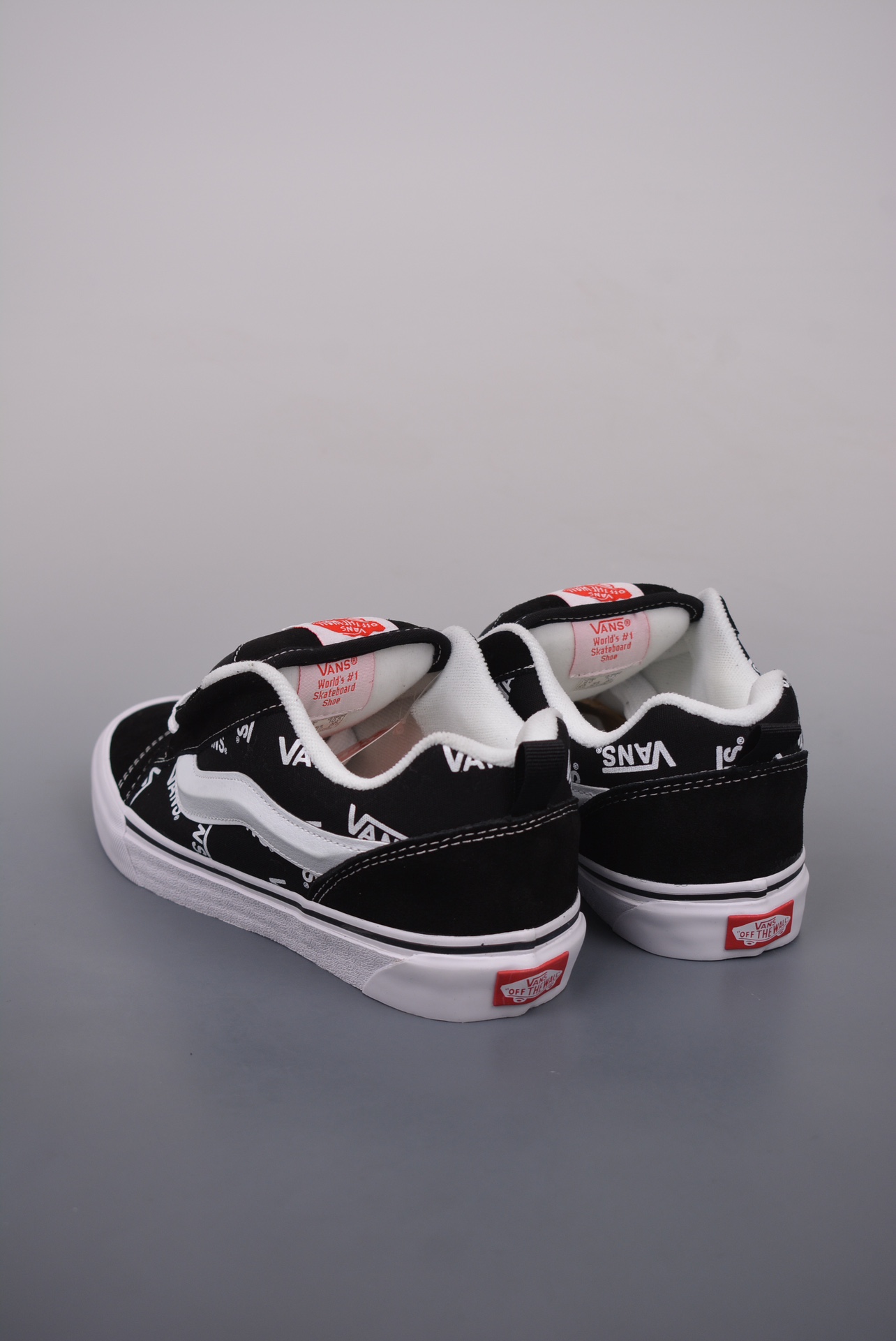 150 Vans Classics Knu Skool  厚鞋舌Logo字母印花面包鞋