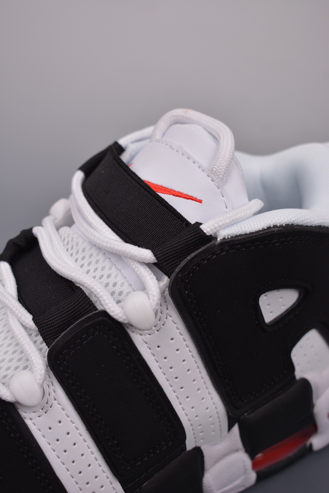 💰190真标💰280公司级💰340纯原版
NK Air More Uptempo 皮蓬大AIR 
【地表最强性价比版本 完美清洁度】
以流行于街头的涂鸦文化为设计灵感
整体的设计风格夸张而充满魅力
厚实而充满质感的皮质鞋面两侧印刻了一对巨大的字母“AIR” 独特炫酷的外观惊艳无比 
官方货号: 414962 105ZM
尺码: 36-46
耐克 阿迪达斯 三叶草 椰子350 v2 sb dunk 古驰脏脏鞋 麦昆 匡威1970s 万斯 vans 范斯 新百伦 乔丹 air jordan asics亚瑟士 斯凯奇 斐乐 彪马 锐步 mlb fila 鬼冢虎 莆田鞋 板鞋 樱花粉 af1 高帮 纯白 复古 满天星 解构 鞋盾 小麦色 蓝粉 马卡龙 低帮 独角兽 鸳鸯 联名 童鞋 冰淇淋 骨白冰蓝 白蓝 黑色 小白鞋 电玩像素 黑白 涂鸦 镭射 雾霾 白色 diy 1970s 夜光 大童 泼墨 中帮 黑武士 洛克公园 魔术贴 情侣 经典 四钩 奶咖色 刮刮乐 白丝绸 白银 3m 反光 白绿夜光 白橙双钩 小雏菊 权志龙 白绿橙 off white 飞线 金钩 冰块 小银钩 笑脸 缝线 剪纸 纯黑 蓝丝绸 情人节限定 白金 蓝白 354 黑曜石 熊猫 像素 冰蓝 四小勾 水晶底 寿桃 洞洞鞋 彩虹像素 灰色 air force 1 黑色 拖鞋 aj4 aj35 aj11 篮球鞋 莆田 aj3 aj6 aj13 aj7 童鞋 儿童鞋 aj312 aj36 黑白奥利奥 传奇蓝 aj32 限量版 飞人拖鞋 康扣 熊猫 北卡蓝 low 白水泥 藤原浩 aj34郭艾伦 影子灰 蒂芙尼绿 aj10 倒钩 aj9 冰雪奇缘 黑曜石 aj31 aj270 球鞋 大魔王 冰激凌 樱木花道 热熔岩 迪奥联名 胭脂红 凉鞋 aj15 满天星 水泥灰 芝加哥 鸳鸯 aj28 情侣 aj28 樱花粉 电玩像素 北卡蓝 小迪奥 粉色 樱花粉 电玩像素 烟灰 变色龙 兵马俑 大巴黎 aj16 兔八哥 马卡龙 大学蓝 aj30 黑水泥 白蛇 叶绿素 火影 白水泥 情人节限定 粉蛇 黑红 球鞋gtcut kobe球鞋 zoom kobe 500黑武士 2022r nike星空 gt球鞋 zoom跑鞋 纽巴伦990 nikecourt女鞋 zoom aj1 nb827 斐乐hike nike青花瓷 aj镭射 科6 next跑鞋 宇航员2.0 小白鞋 男鞋 运动鞋 斯凯奇 斐乐 板鞋 aj 彪马 新百伦 亚瑟士 new balance adidas 阿迪达斯 篮球鞋 空军一号 纯白 跑步鞋 vision street wear puma 女运动休闲鞋 nb 情侣鞋 球鞋 dunk 美津浓 欧文7 运动鞋女款跑步鞋 休闲男鞋 aj1 拖鞋 耐克鞋男新款 鞋子 童鞋 男款 飞马 zoom 超级飞马 跑鞋 老爹鞋 air max 儿童鞋子 男士 飞马38 m2k 日落 黑白熊猫 女款 飞马39 男款 阿甘鞋 飞马37 夏季 dunk sb 华夫鞋 凉鞋 开拓者 夏款 毛毛虫 气垫 air zoom 休闲鞋 高帮 帆布鞋 sacai 2022 vapormax 赤足 飞马36 af1 紫葡萄 树莓紫 winflo8 court女鞋 网鞋 zoom 破二 dc0774 拖鞋 superfly 子弹头 dunk黑白熊猫 blazer max270 欧文7 小童鞋 阿尔法 欧文8 登月 星空 莆田 黑武士 airmax97 贝壳头 三叶草 boost forum 椰子鞋 yeezy neo 暗夜精灵 金标 椰子 350 v2 ultraboost 清风 阿尔法 涉水鞋 ub21 ub22 forum84 ub nmd 爆米花 pro2 cut supernova x9000 椰子500 小椰子 forum low 史密斯 椰子700 樱花系列女鞋 新百伦530 327 574 5740 满天星 992 550 990 303 nb2002ra 302 元祖灰 993 990v5 nb300 ms327 580 999 nb327新百伦 新百伦878 nb300 5740奶茶色 m5740nb5740 997 608 452 nbms327 992元祖灰 996 880 低帮 倒钩 aj1 low 北卡蓝 黑曜石 倒钩藤原浩鞋 芝加哥 禁穿 小迪奥aj1 aj1大学蓝 樱花粉 烟灰 闪电倒钩 mid 影子灰 白丝绸 黑红脚趾 黑红 马卡龙 小dior 蒂芙尼绿 黑脚趾 小摩卡 蜘蛛侠 兔八哥 莆田纯原 纯白 中帮 黑粉脚趾 鸳鸯 low摩卡棕 扣碎 倒钩低帮 小闪电 凯尔特人 芝加哥ow联名 灰白 红豆奶茶 叛逆 换底 扣碎篮板 摩卡棕 迪奥联名鞋 皇家蓝 低帮女鞋倒钩白棕 泡泡糖 黑粉脚趾 北卡蓝低帮 黑绿脚趾 影子灰 蒂芙尼绿 黑脚趾 浆果粉 扣碎篮板 鸳鸯 冰淇淋 白丝绸 激光蓝 offwhite联名 黑粉脚趾 蓝 水洗丹宁 情人节 午夜蓝 凯尔特人 泡泡糖 男鞋 女鞋 夏季 儿童 拖鞋 小众鞋 篮球鞋 凉鞋 运动鞋 跑步鞋 童鞋 板鞋 日落 足球鞋 小白鞋 跑鞋 老爹鞋 zoom 超级飞马 36 37 38 sb dunk 鞋子 新款 m2k air max 薄款 赤足5.0 星空 登月 vapormax 超轻 网鞋 气垫鞋 阿甘鞋 休闲鞋 47 blazer 高帮 樱花粉 free vaporfly 情侣 子弹头 华夫鞋 欧文7 lebron18 joyride fly3 max270 杜兰特5 毛毛虫 黑武士 限量版 忍者 马拉松 winflo7 kyrie7 ep 莆田鞋 板鞋 樱花粉 af1 高帮 纯白 复古 满天星 解构 鞋盾 小麦色 蓝粉 马卡龙 低帮 独角兽 鸳鸯 联名 童鞋 冰淇淋 骨白冰蓝 白蓝 黑色 小白鞋 电玩像素 黑白 涂鸦 镭射 雾霾 白色 diy 夜光 大童 泼墨 中帮 黑武士 洛克公园 魔术贴 情侣 经典 四钩 奶咖色 刮刮乐 白丝绸 白银 3m 反光 白绿夜光 白橙双钩 小雏菊 权志龙 白绿橙 off white 飞线 金钩 冰块 小银钩 笑脸 缝线 剪纸 纯黑 蓝丝绸 情人节限定 白金 蓝白 354 黑曜石 熊猫 像素 冰蓝 四小勾 水晶底 寿桃 洞洞鞋 彩虹像素 灰色 air force 1 黑色 拖鞋 aj4 aj35 aj11 篮球鞋 莆田 aj3 aj6 aj13 aj7 童鞋 儿童鞋 aj312 aj36 黑白奥利奥 德训 aj32 限量版 飞人拖鞋 康扣 熊猫 北卡蓝 low 白水泥 藤原浩 aj34郭艾伦 影子灰 aj10 倒钩 aj9 冰雪奇缘 黑曜石 aj31 aj270 球鞋 samba gazelle