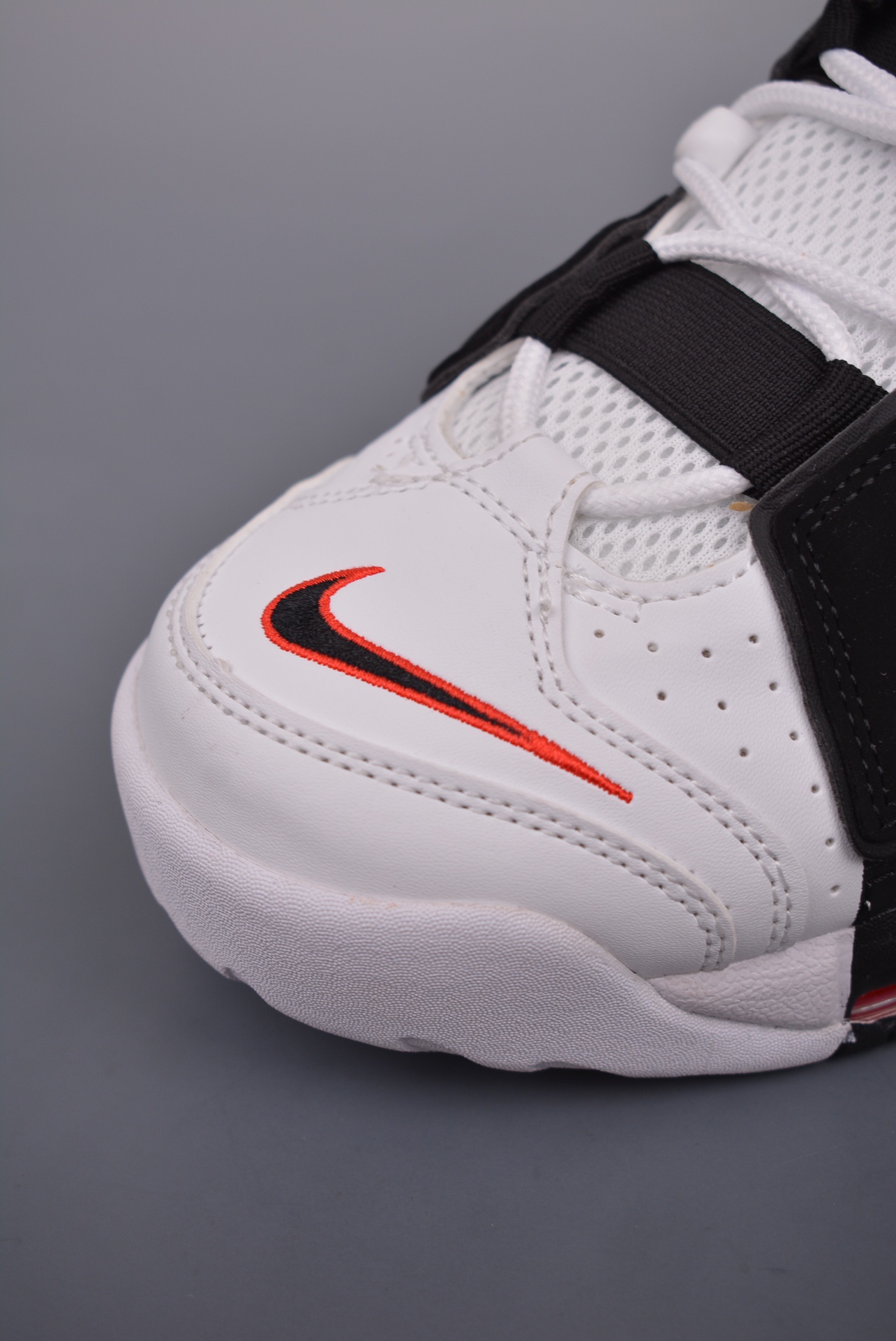 💰190真标💰280公司级💰340纯原版
NK Air More Uptempo 皮蓬大AIR 
【地表最强性价比版本 完美清洁度】
以流行于街头的涂鸦文化为设计灵感
整体的设计风格夸张而充满魅力
厚实而充满质感的皮质鞋面两侧印刻了一对巨大的字母“AIR” 独特炫酷的外观惊艳无比 
官方货号: 414962 105ZM
尺码: 36-46
耐克 阿迪达斯 三叶草 椰子350 v2 sb dunk 古驰脏脏鞋 麦昆 匡威1970s 万斯 vans 范斯 新百伦 乔丹 air jordan asics亚瑟士 斯凯奇 斐乐 彪马 锐步 mlb fila 鬼冢虎 莆田鞋 板鞋 樱花粉 af1 高帮 纯白 复古 满天星 解构 鞋盾 小麦色 蓝粉 马卡龙 低帮 独角兽 鸳鸯 联名 童鞋 冰淇淋 骨白冰蓝 白蓝 黑色 小白鞋 电玩像素 黑白 涂鸦 镭射 雾霾 白色 diy 1970s 夜光 大童 泼墨 中帮 黑武士 洛克公园 魔术贴 情侣 经典 四钩 奶咖色 刮刮乐 白丝绸 白银 3m 反光 白绿夜光 白橙双钩 小雏菊 权志龙 白绿橙 off white 飞线 金钩 冰块 小银钩 笑脸 缝线 剪纸 纯黑 蓝丝绸 情人节限定 白金 蓝白 354 黑曜石 熊猫 像素 冰蓝 四小勾 水晶底 寿桃 洞洞鞋 彩虹像素 灰色 air force 1 黑色 拖鞋 aj4 aj35 aj11 篮球鞋 莆田 aj3 aj6 aj13 aj7 童鞋 儿童鞋 aj312 aj36 黑白奥利奥 传奇蓝 aj32 限量版 飞人拖鞋 康扣 熊猫 北卡蓝 low 白水泥 藤原浩 aj34郭艾伦 影子灰 蒂芙尼绿 aj10 倒钩 aj9 冰雪奇缘 黑曜石 aj31 aj270 球鞋 大魔王 冰激凌 樱木花道 热熔岩 迪奥联名 胭脂红 凉鞋 aj15 满天星 水泥灰 芝加哥 鸳鸯 aj28 情侣 aj28 樱花粉 电玩像素 北卡蓝 小迪奥 粉色 樱花粉 电玩像素 烟灰 变色龙 兵马俑 大巴黎 aj16 兔八哥 马卡龙 大学蓝 aj30 黑水泥 白蛇 叶绿素 火影 白水泥 情人节限定 粉蛇 黑红 球鞋gtcut kobe球鞋 zoom kobe 500黑武士 2022r nike星空 gt球鞋 zoom跑鞋 纽巴伦990 nikecourt女鞋 zoom aj1 nb827 斐乐hike nike青花瓷 aj镭射 科6 next跑鞋 宇航员2.0 小白鞋 男鞋 运动鞋 斯凯奇 斐乐 板鞋 aj 彪马 新百伦 亚瑟士 new balance adidas 阿迪达斯 篮球鞋 空军一号 纯白 跑步鞋 vision street wear puma 女运动休闲鞋 nb 情侣鞋 球鞋 dunk 美津浓 欧文7 运动鞋女款跑步鞋 休闲男鞋 aj1 拖鞋 耐克鞋男新款 鞋子 童鞋 男款 飞马 zoom 超级飞马 跑鞋 老爹鞋 air max 儿童鞋子 男士 飞马38 m2k 日落 黑白熊猫 女款 飞马39 男款 阿甘鞋 飞马37 夏季 dunk sb 华夫鞋 凉鞋 开拓者 夏款 毛毛虫 气垫 air zoom 休闲鞋 高帮 帆布鞋 sacai 2022 vapormax 赤足 飞马36 af1 紫葡萄 树莓紫 winflo8 court女鞋 网鞋 zoom 破二 dc0774 拖鞋 superfly 子弹头 dunk黑白熊猫 blazer max270 欧文7 小童鞋 阿尔法 欧文8 登月 星空 莆田 黑武士 airmax97 贝壳头 三叶草 boost forum 椰子鞋 yeezy neo 暗夜精灵 金标 椰子 350 v2 ultraboost 清风 阿尔法 涉水鞋 ub21 ub22 forum84 ub nmd 爆米花 pro2 cut supernova x9000 椰子500 小椰子 forum low 史密斯 椰子700 樱花系列女鞋 新百伦530 327 574 5740 满天星 992 550 990 303 nb2002ra 302 元祖灰 993 990v5 nb300 ms327 580 999 nb327新百伦 新百伦878 nb300 5740奶茶色 m5740nb5740 997 608 452 nbms327 992元祖灰 996 880 低帮 倒钩 aj1 low 北卡蓝 黑曜石 倒钩藤原浩鞋 芝加哥 禁穿 小迪奥aj1 aj1大学蓝 樱花粉 烟灰 闪电倒钩 mid 影子灰 白丝绸 黑红脚趾 黑红 马卡龙 小dior 蒂芙尼绿 黑脚趾 小摩卡 蜘蛛侠 兔八哥 莆田纯原 纯白 中帮 黑粉脚趾 鸳鸯 low摩卡棕 扣碎 倒钩低帮 小闪电 凯尔特人 芝加哥ow联名 灰白 红豆奶茶 叛逆 换底 扣碎篮板 摩卡棕 迪奥联名鞋 皇家蓝 低帮女鞋倒钩白棕 泡泡糖 黑粉脚趾 北卡蓝低帮 黑绿脚趾 影子灰 蒂芙尼绿 黑脚趾 浆果粉 扣碎篮板 鸳鸯 冰淇淋 白丝绸 激光蓝 offwhite联名 黑粉脚趾 蓝 水洗丹宁 情人节 午夜蓝 凯尔特人 泡泡糖 男鞋 女鞋 夏季 儿童 拖鞋 小众鞋 篮球鞋 凉鞋 运动鞋 跑步鞋 童鞋 板鞋 日落 足球鞋 小白鞋 跑鞋 老爹鞋 zoom 超级飞马 36 37 38 sb dunk 鞋子 新款 m2k air max 薄款 赤足5.0 星空 登月 vapormax 超轻 网鞋 气垫鞋 阿甘鞋 休闲鞋 47 blazer 高帮 樱花粉 free vaporfly 情侣 子弹头 华夫鞋 欧文7 lebron18 joyride fly3 max270 杜兰特5 毛毛虫 黑武士 限量版 忍者 马拉松 winflo7 kyrie7 ep 莆田鞋 板鞋 樱花粉 af1 高帮 纯白 复古 满天星 解构 鞋盾 小麦色 蓝粉 马卡龙 低帮 独角兽 鸳鸯 联名 童鞋 冰淇淋 骨白冰蓝 白蓝 黑色 小白鞋 电玩像素 黑白 涂鸦 镭射 雾霾 白色 diy 夜光 大童 泼墨 中帮 黑武士 洛克公园 魔术贴 情侣 经典 四钩 奶咖色 刮刮乐 白丝绸 白银 3m 反光 白绿夜光 白橙双钩 小雏菊 权志龙 白绿橙 off white 飞线 金钩 冰块 小银钩 笑脸 缝线 剪纸 纯黑 蓝丝绸 情人节限定 白金 蓝白 354 黑曜石 熊猫 像素 冰蓝 四小勾 水晶底 寿桃 洞洞鞋 彩虹像素 灰色 air force 1 黑色 拖鞋 aj4 aj35 aj11 篮球鞋 莆田 aj3 aj6 aj13 aj7 童鞋 儿童鞋 aj312 aj36 黑白奥利奥 德训 aj32 限量版 飞人拖鞋 康扣 熊猫 北卡蓝 low 白水泥 藤原浩 aj34郭艾伦 影子灰 aj10 倒钩 aj9 冰雪奇缘 黑曜石 aj31 aj270 球鞋 samba gazelle