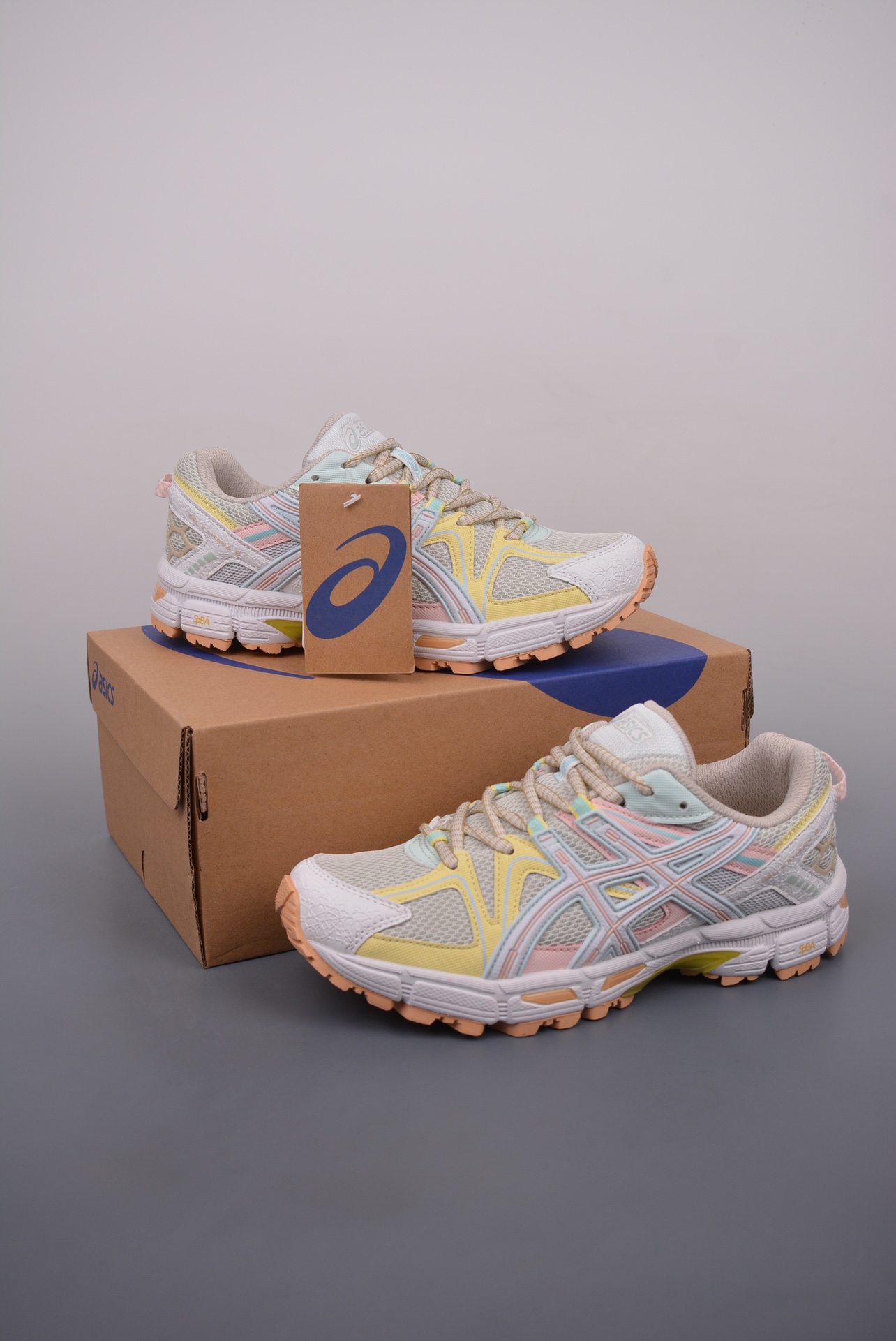 💰180公司级💰220纯原版 可退换
Asics Gel-KAHANA 8 纯原版
亚瑟士运动休闲透气专业跑鞋 
进口双层丝纤维工程网布鞋面 
轻量舒适透气材质
中底3D可视GEL缓震胶效果 
升级FLYTEFOAM BLAST全新缓震中底部位科技材质
官方货号: 1012A978 020KK
尺码：36 37 37.5 38 39 39.5 40 