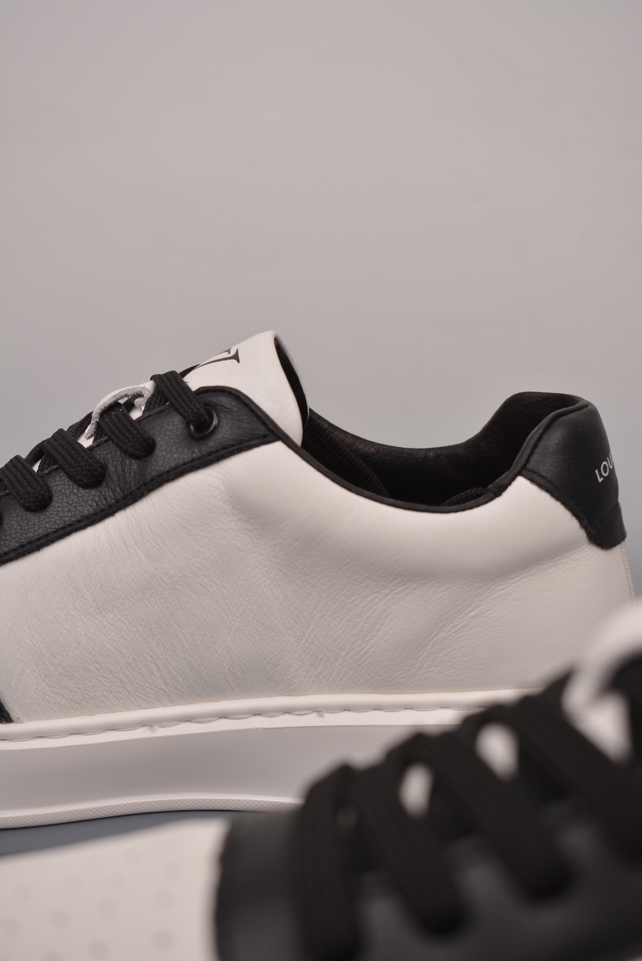 LV路易威登Louis vuitton Trainer Sneaker Low 休闲运动文化百搭篮球板鞋