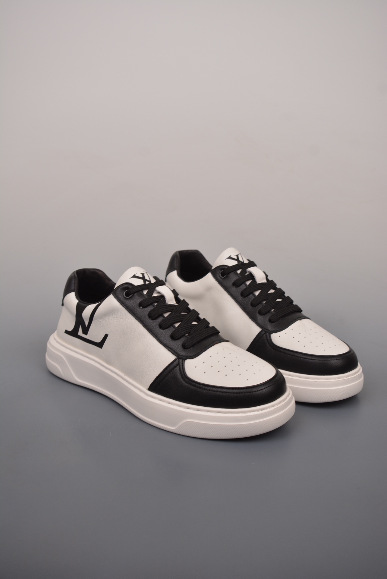 LV路易威登Louis vuitton Trainer Sneaker Low 休闲运动文化百搭篮球板鞋