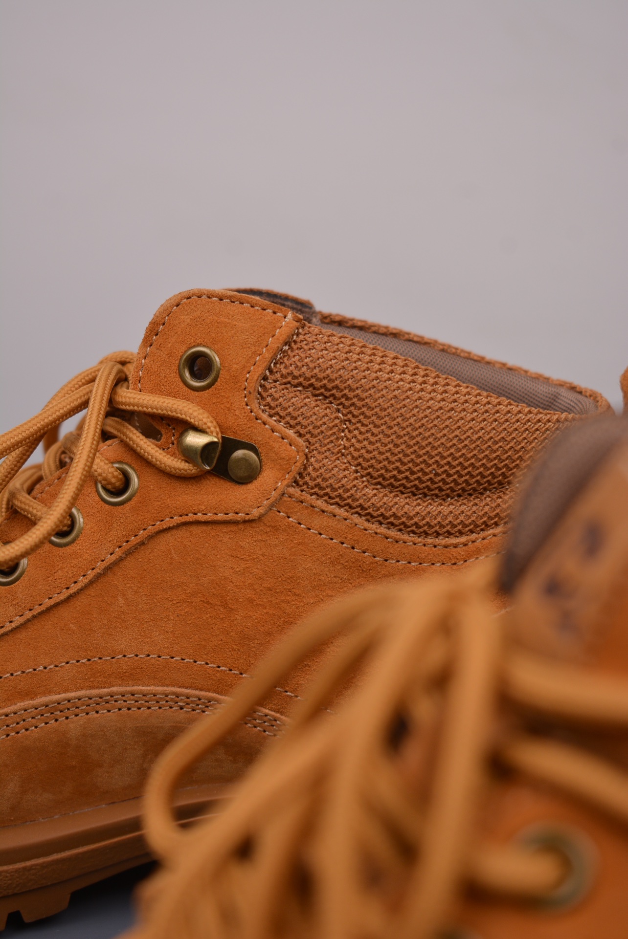 CAT Men's Casual Outdoor Mid-Top Martin Boots - Premium Leather, Durable Style 9 i1729210244 8506 3