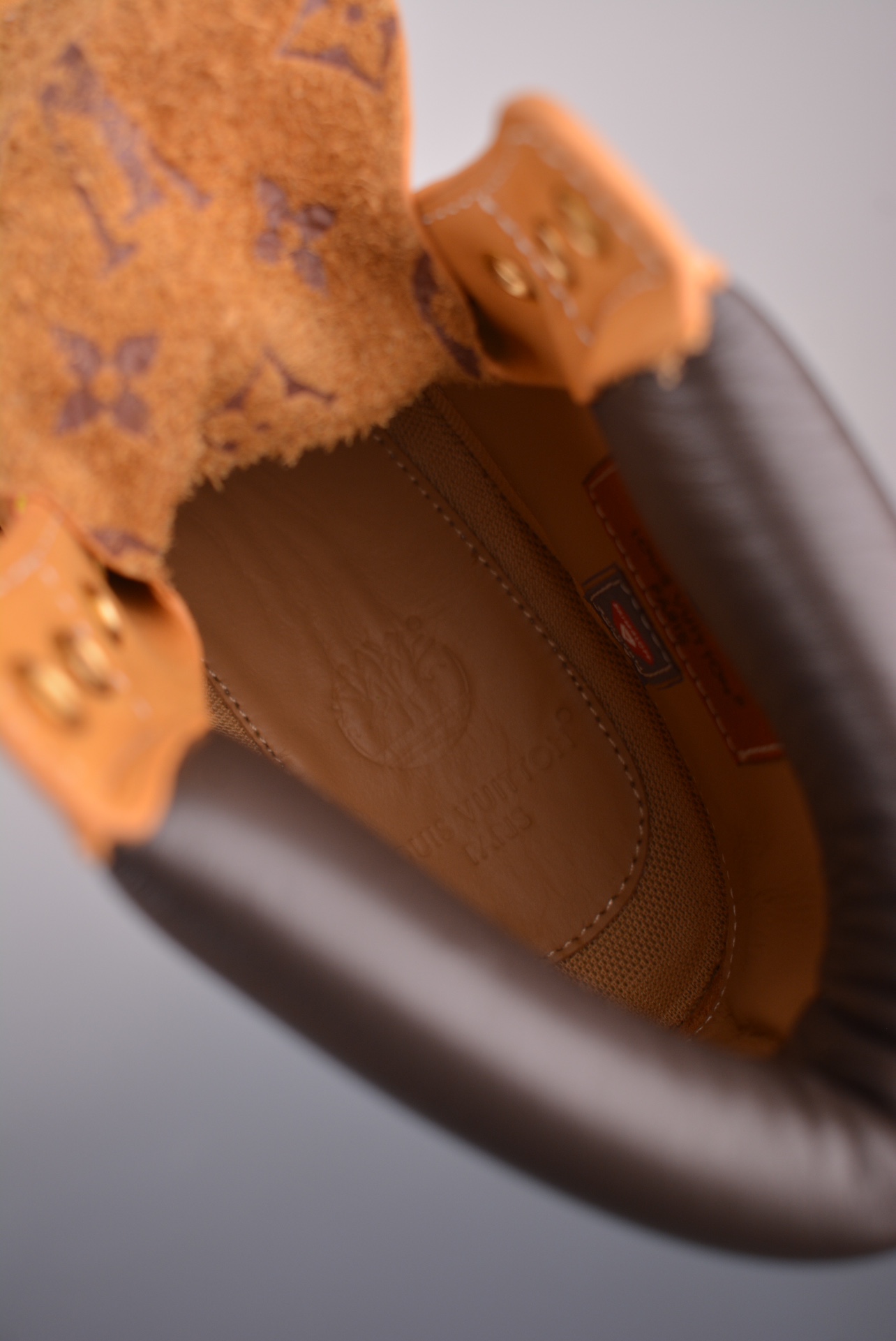 Lv x Timberland Lv联名添柏岚大黄靴 9