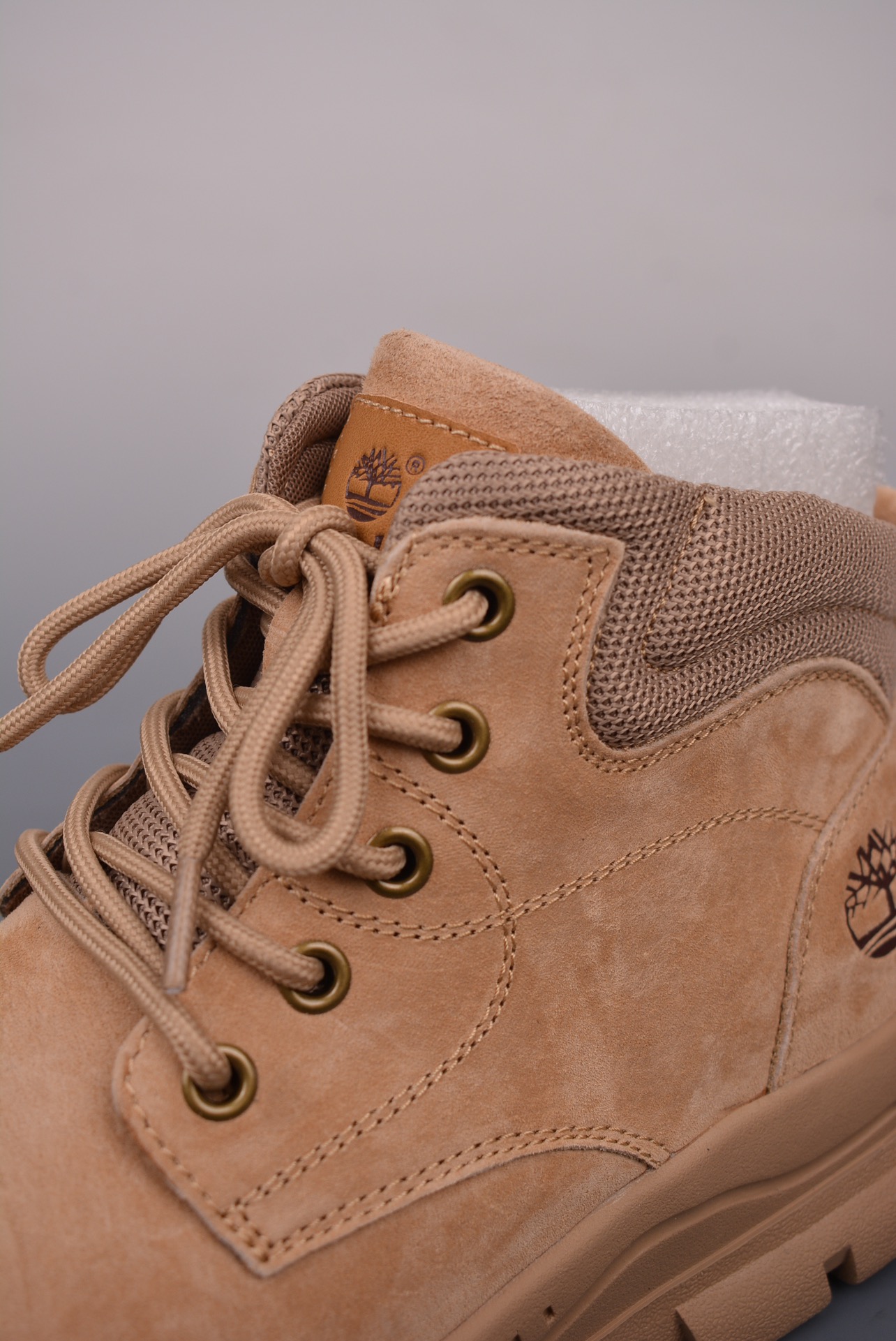Timberland outdoor mid-top casual yellow boots, made in Guangdong, are 7