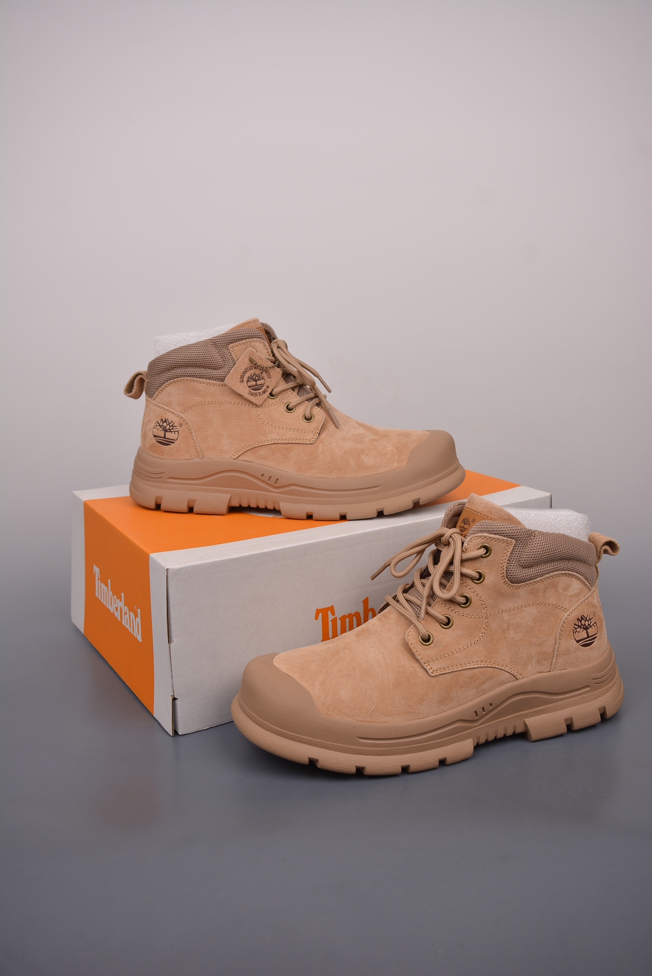 Timberland outdoor mid-top casual yellow boots, made in Guangdong, are 5