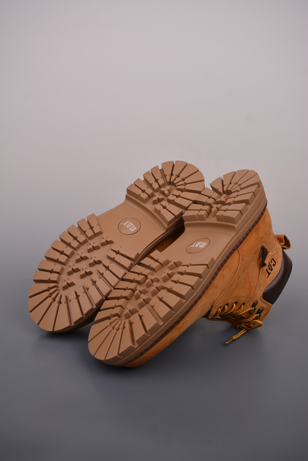 280 CAT卡特 户外中帮休闲马丁靴系列 P721906