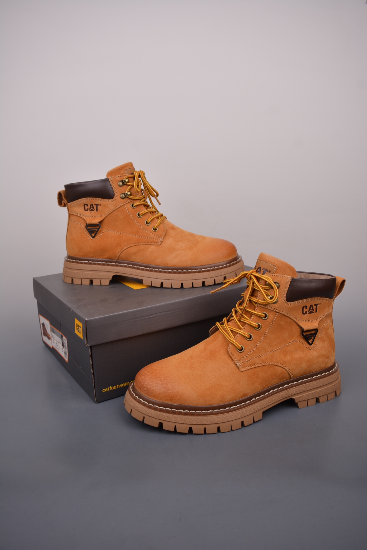 280 CAT卡特 户外中帮休闲马丁靴系列 P721906