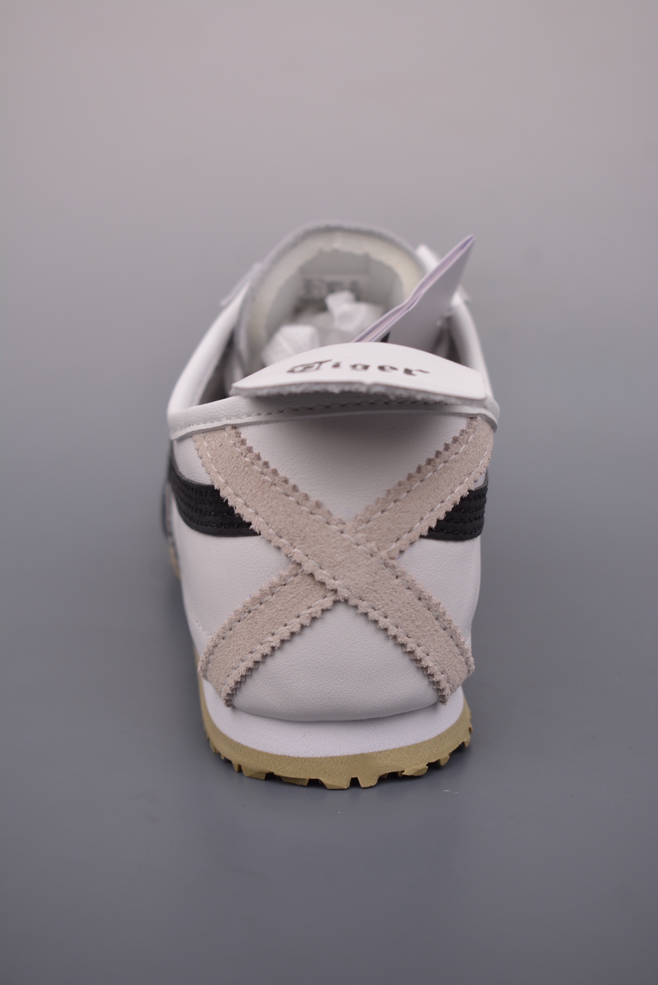  💰180公司级💰220纯原版 可退换
Asics鬼冢虎 日系2025全新版本
印尼厂Oem原单材料 原单渠道
除成型在PT外 其余全部客供材料 
淘宝B级代购店铺内供 
四联官方吊牌 乳胶组合鞋垫 羊皮纸质中底 
不用宰手买专柜 这里满足你
官方货号: 1183C102 1012332
Size：36 37 37.5 38 39 39.5 40.5 41.5 42 42.5 43.5 44 44.5 45