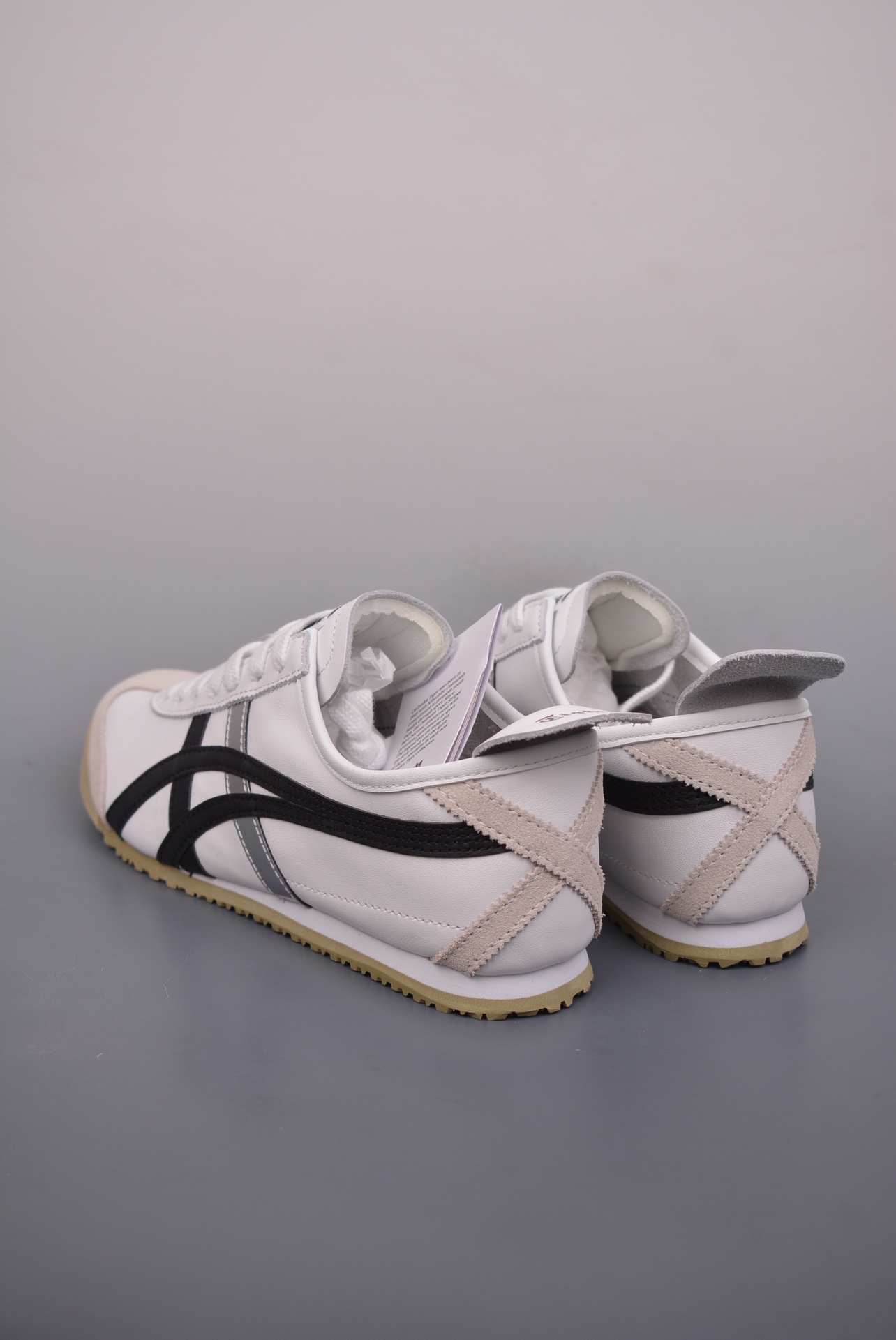  💰180公司级💰220纯原版 可退换
Asics鬼冢虎 日系2025全新版本
印尼厂Oem原单材料 原单渠道
除成型在PT外 其余全部客供材料 
淘宝B级代购店铺内供 
四联官方吊牌 乳胶组合鞋垫 羊皮纸质中底 
不用宰手买专柜 这里满足你
官方货号: 1183C102 1012332
Size：36 37 37.5 38 39 39.5 40.5 41.5 42 42.5 43.5 44 44.5 45