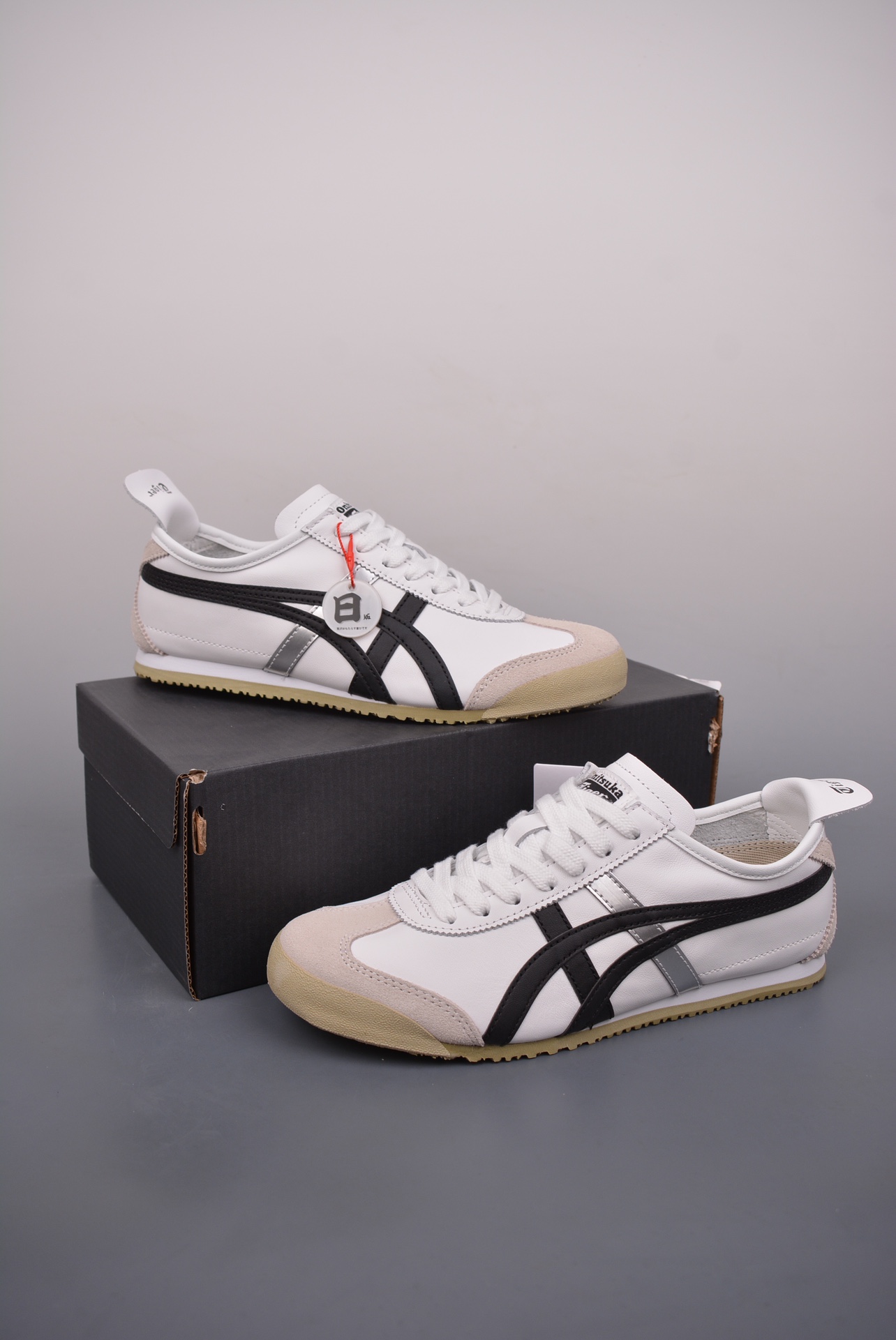  💰180公司级💰220纯原版 可退换
Asics鬼冢虎 日系2025全新版本
印尼厂Oem原单材料 原单渠道
除成型在PT外 其余全部客供材料 
淘宝B级代购店铺内供 
四联官方吊牌 乳胶组合鞋垫 羊皮纸质中底 
不用宰手买专柜 这里满足你
官方货号: 1183C102 1012332
Size：36 37 37.5 38 39 39.5 40.5 41.5 42 42.5 43.5 44 44.5 45