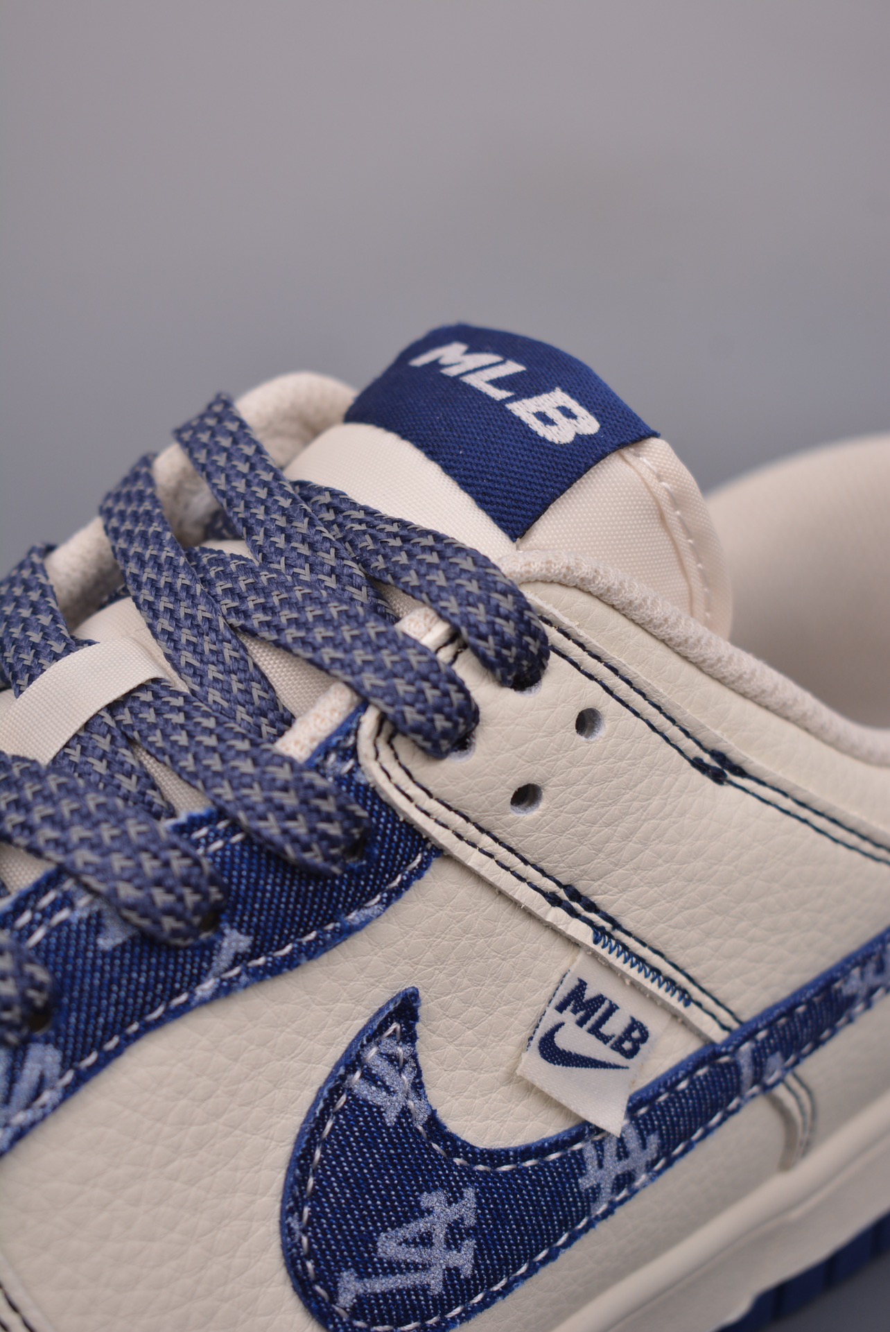  💰360 纯原版 可退换
NK SB Dunk Low MLB联名
纯原大厂出品 极力推荐 
原装头层材料 独家版型蒸餾加工
帶來的是更好的视觉和脚感体验
大厂纯原品质出货 清洁度 
电绣工艺 皮料切割干净无任何毛边 细节完美
官方货号: DJ2024 0442722
尺码：36 36.5 37.5 38 38.5 39 40 40.5 41 42 42.5 43 44 44.5 45