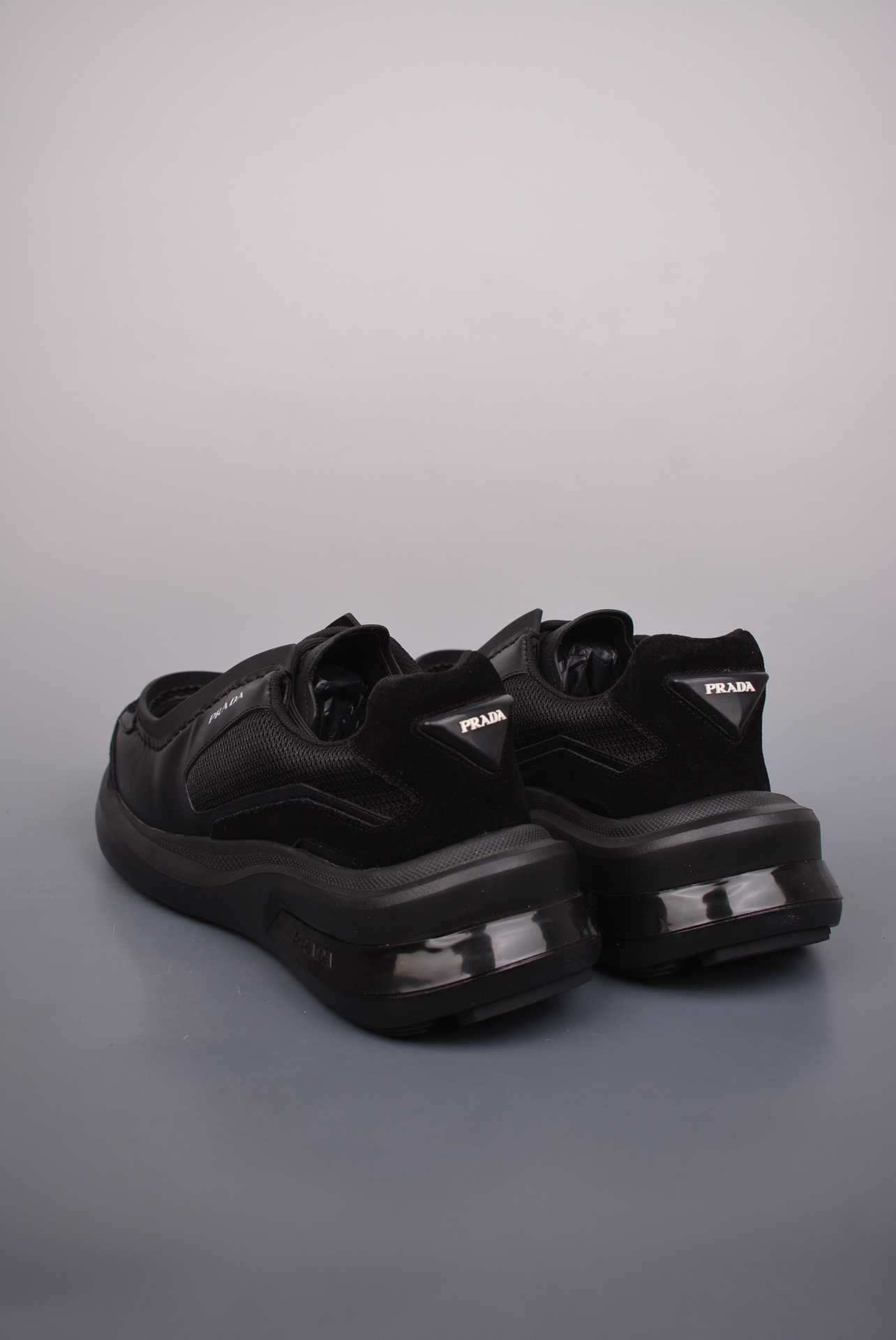 Prada 专柜款经典鞋履 2