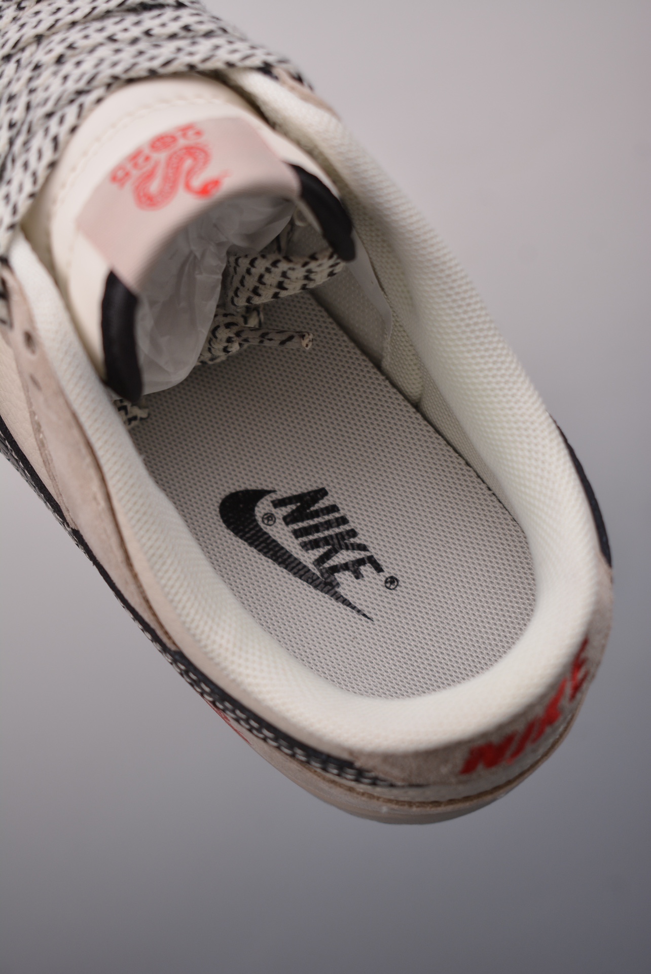 Nike SB Dunk Low Year of the Snake Limited EditionHighly recommended - Shoe 9