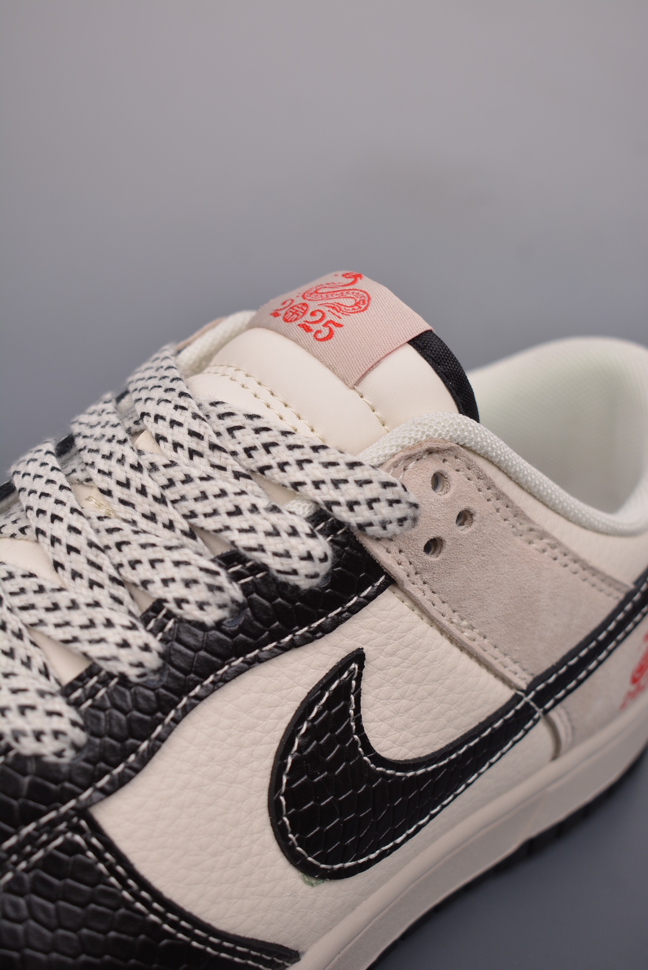 Nike SB Dunk Low Year of the Snake Limited EditionHighly recommended - Shoe 7