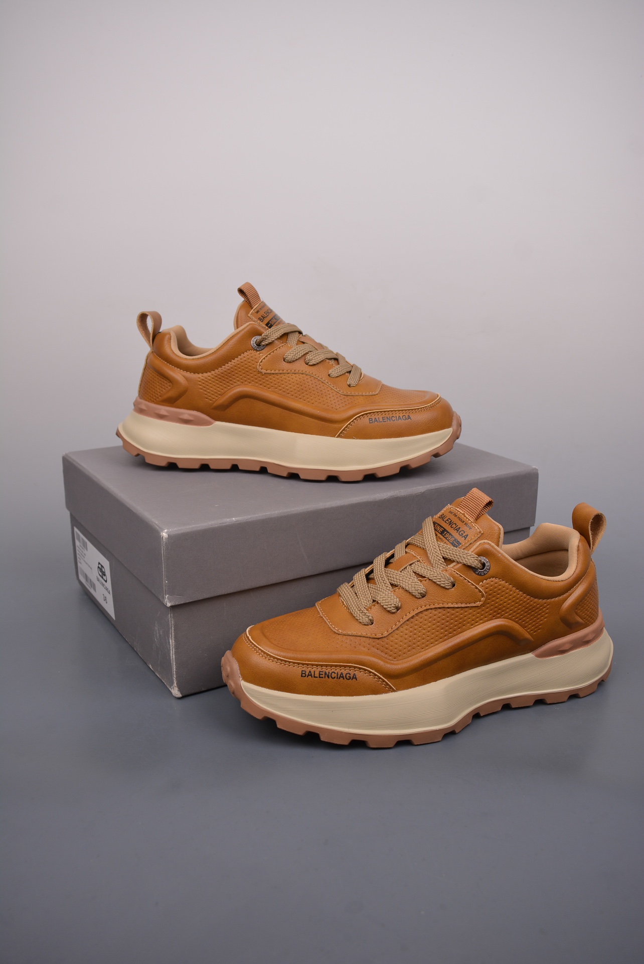 Balenciaga 专柜款经典鞋履 2