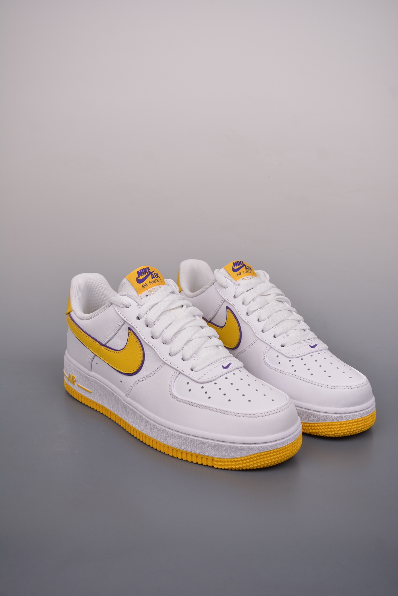 Kobe Bryant x Nike Air Force 1 Retro QSKobe co branded Air Force One low - Shoe