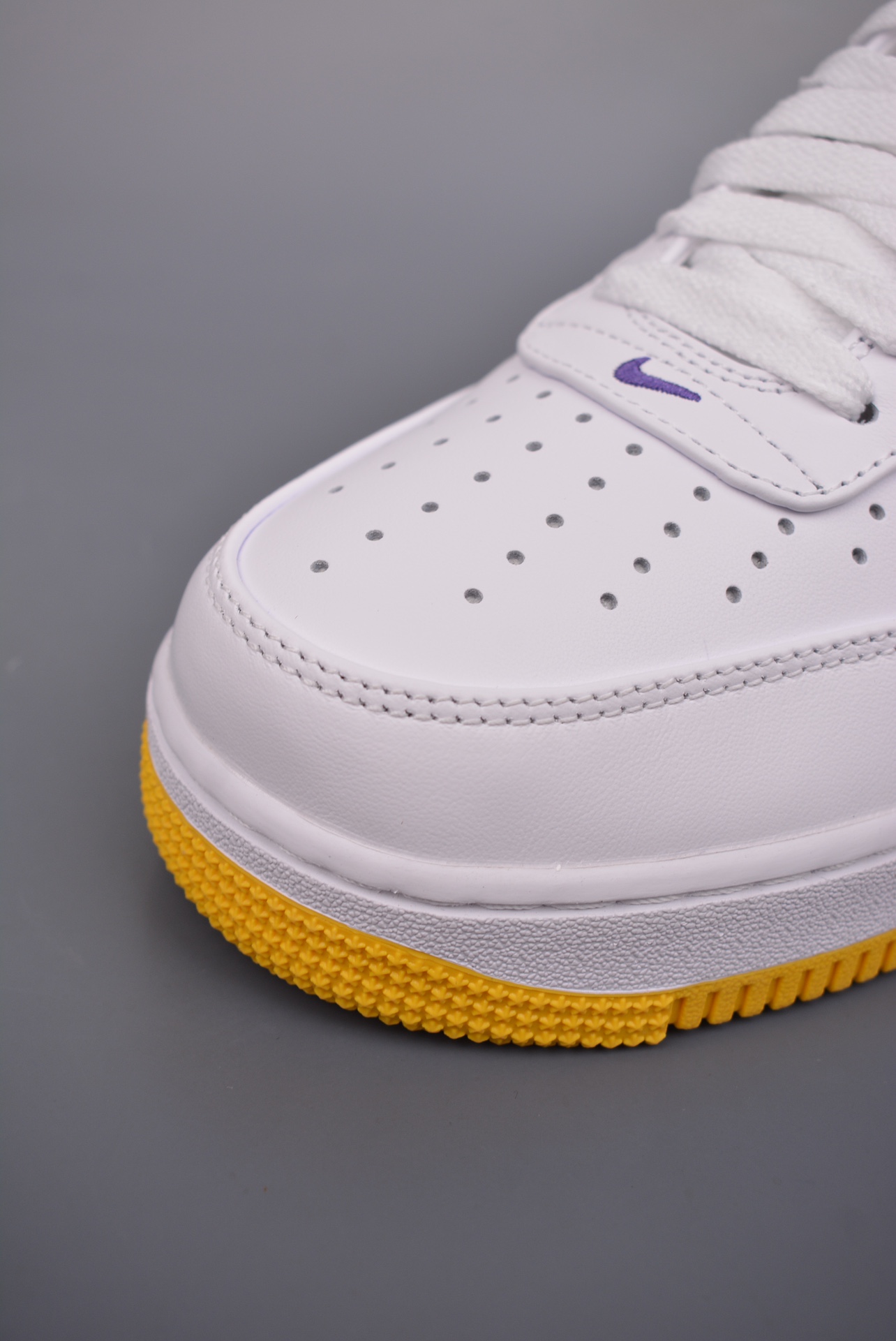 Kobe Bryant x Nike Air Force 1 Retro QS 6