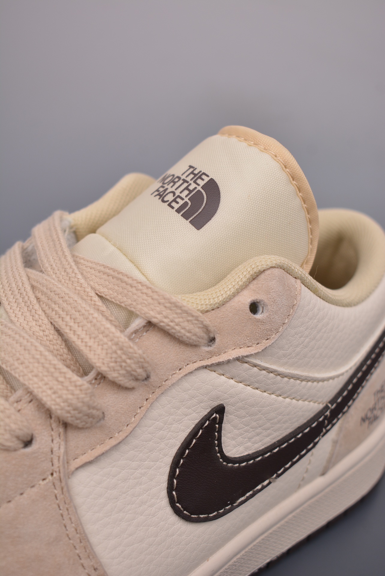 Nike Jordan Air Jordan 1 北面联名 7
