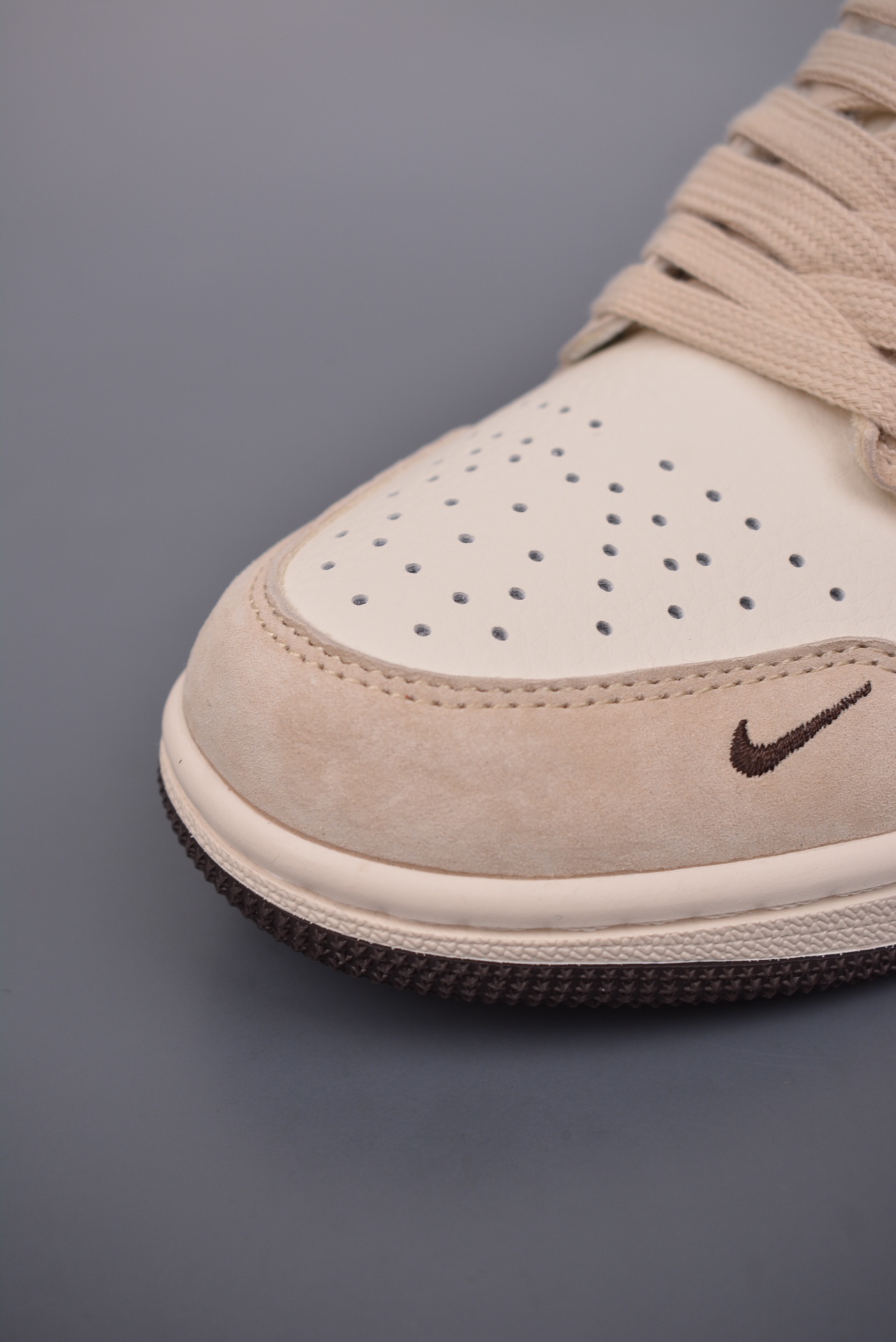 Nike Jordan Air Jordan 1 北面联名 6