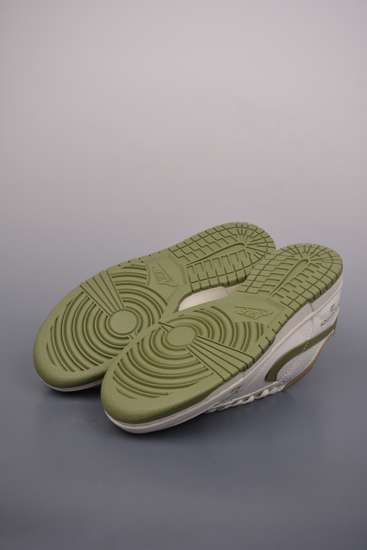 Nike SB Dunk Low LV collaborationHighly recommended products from pure - Shoe 3