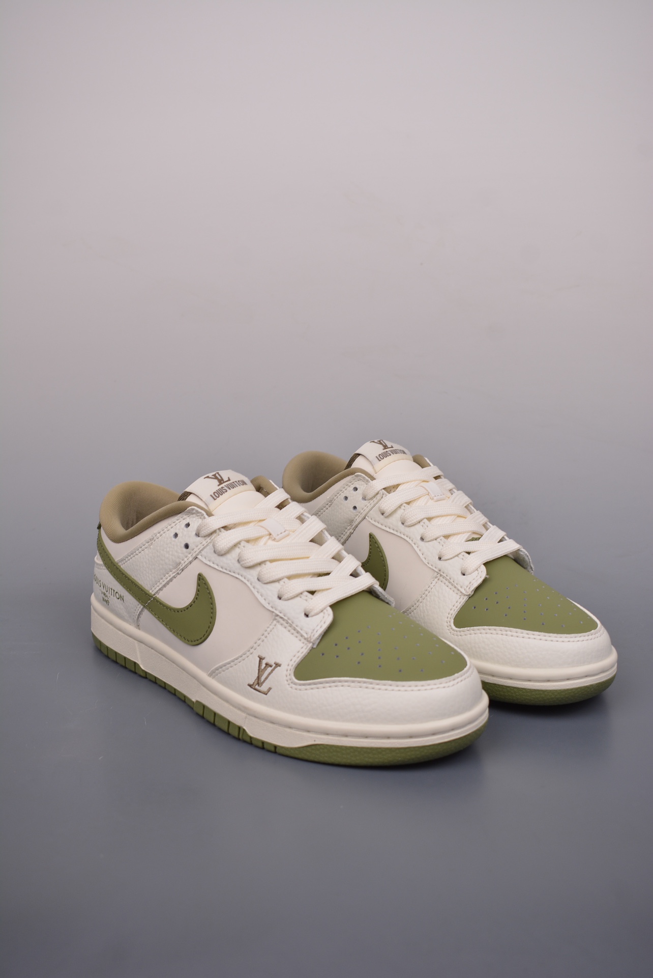 Nike SB Dunk Low LV collaborationHighly recommended products from pure - Shoe