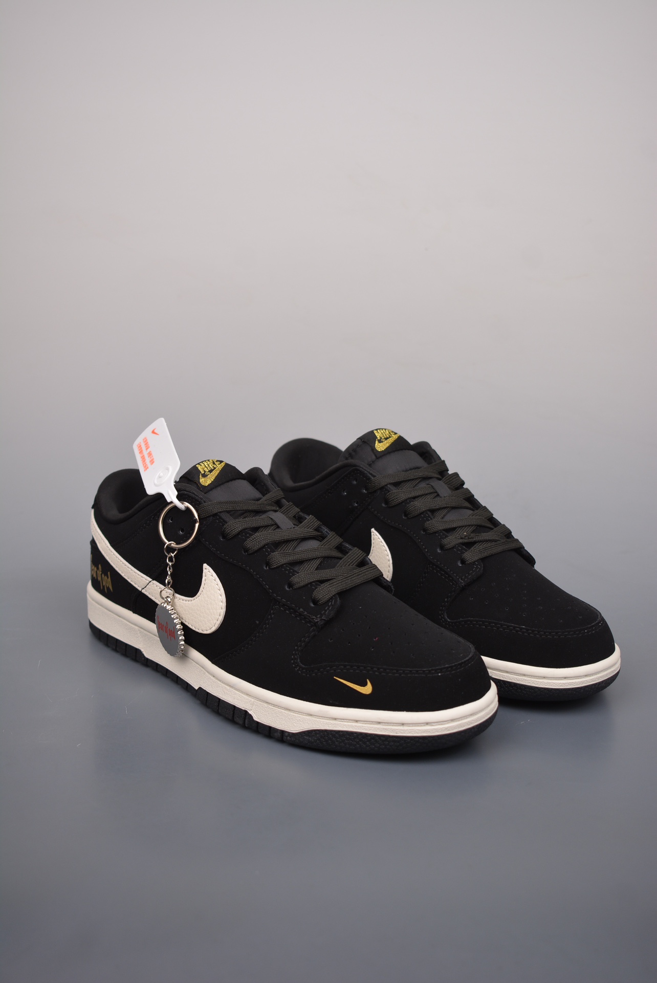Nike SB Dunk Low FOG collaborationHighly recommended products from pure - Shoe
