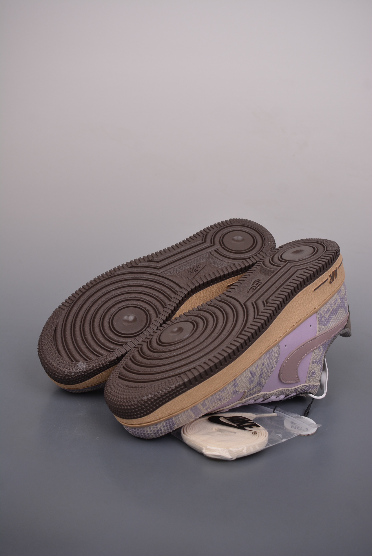 Nike Air Force 1 Low 2024版蛇鳞紫灰 3