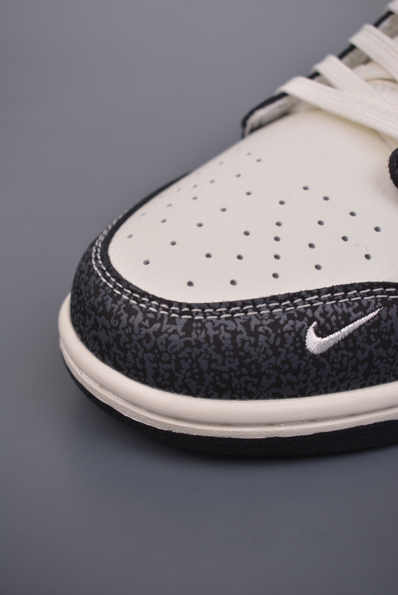 Nike SB Dunk Low collaboration with Hiroshi FujiwaraHighly recommended - Shoe 6