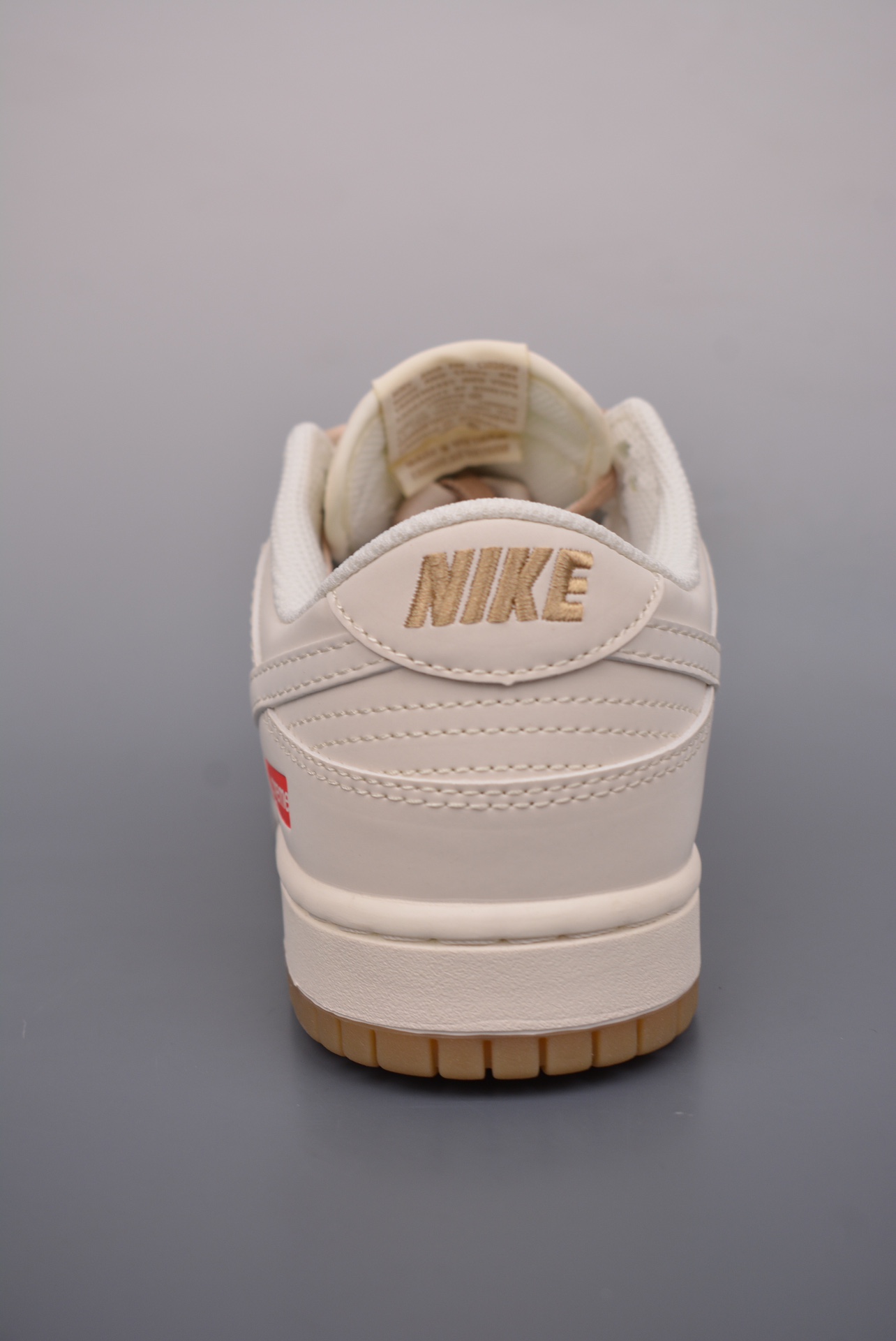 Nike SB Dunk Low Supreme联名  BB8675-111
