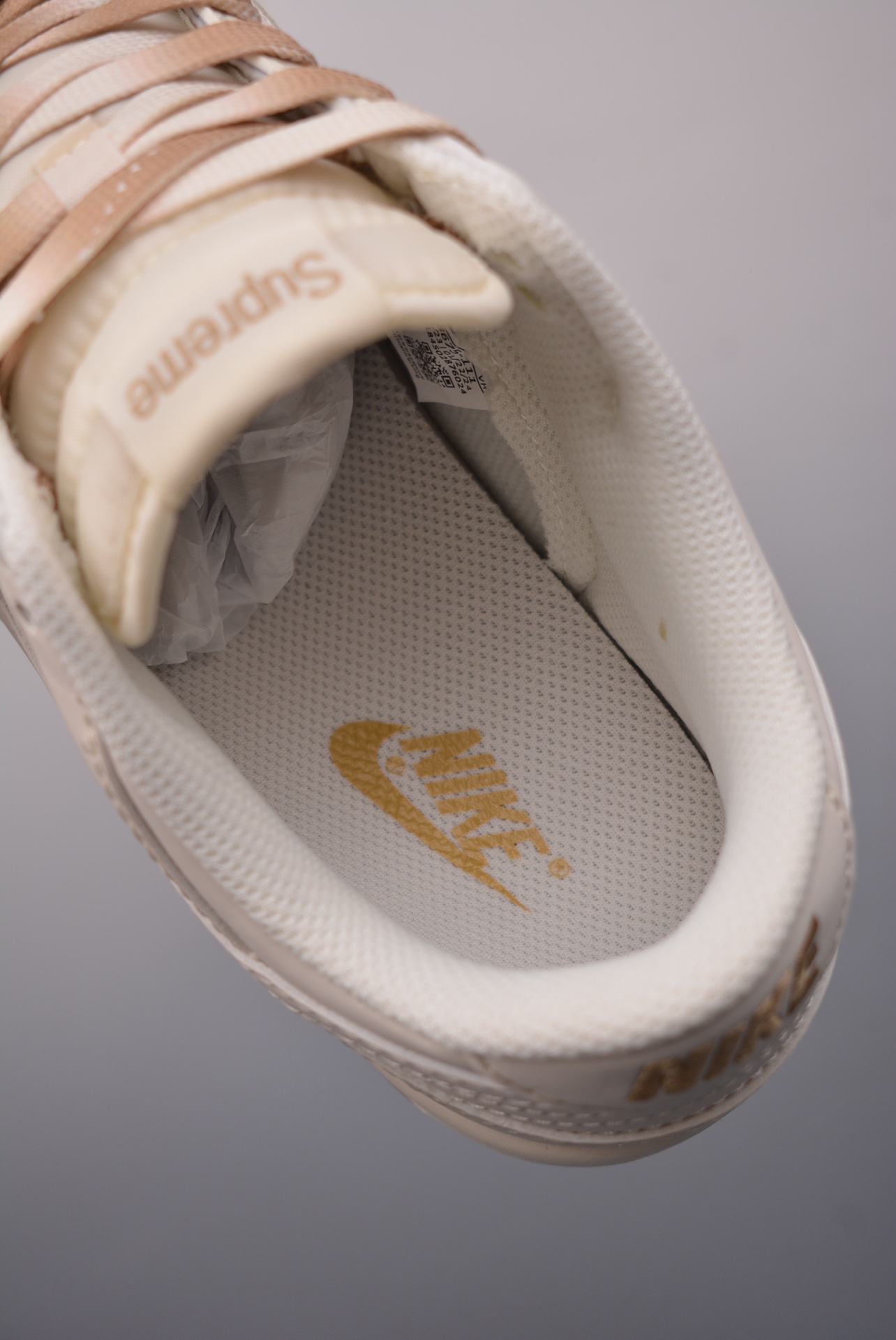 Nike SB Dunk Low Supreme联名  BB8675-111
