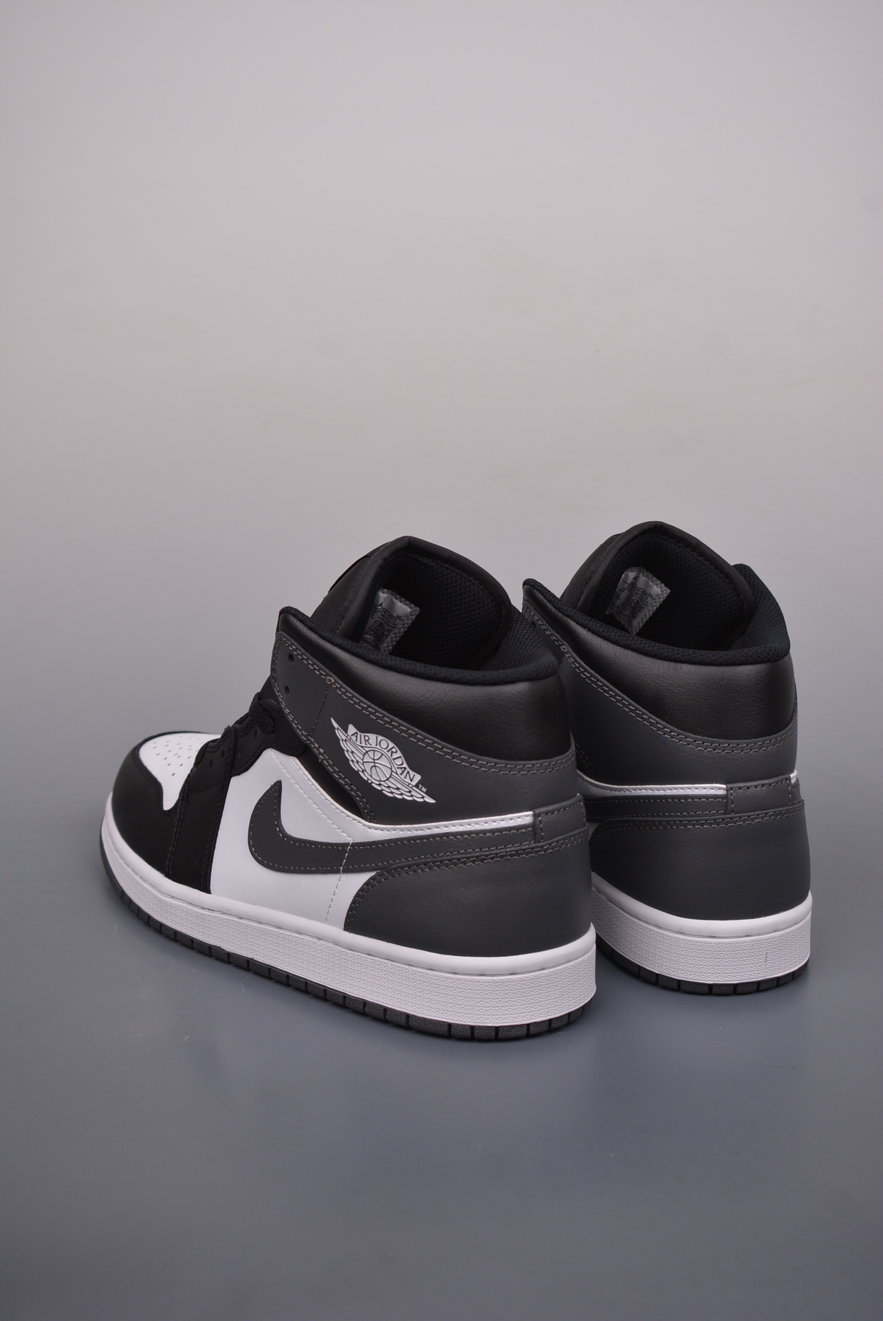 原装裸鞋级 市面最高工艺产物 Air Jordan 1 Mid黑灰  DQ8426-001
