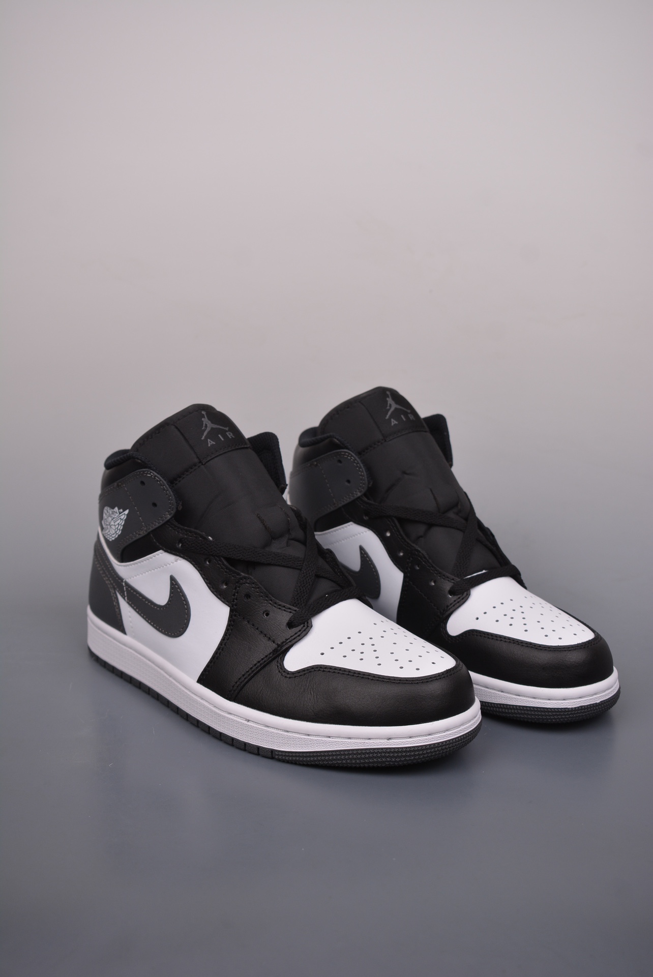 原装裸鞋级 市面最高工艺产物 Air Jordan 1 Mid黑灰  DQ8426-001
