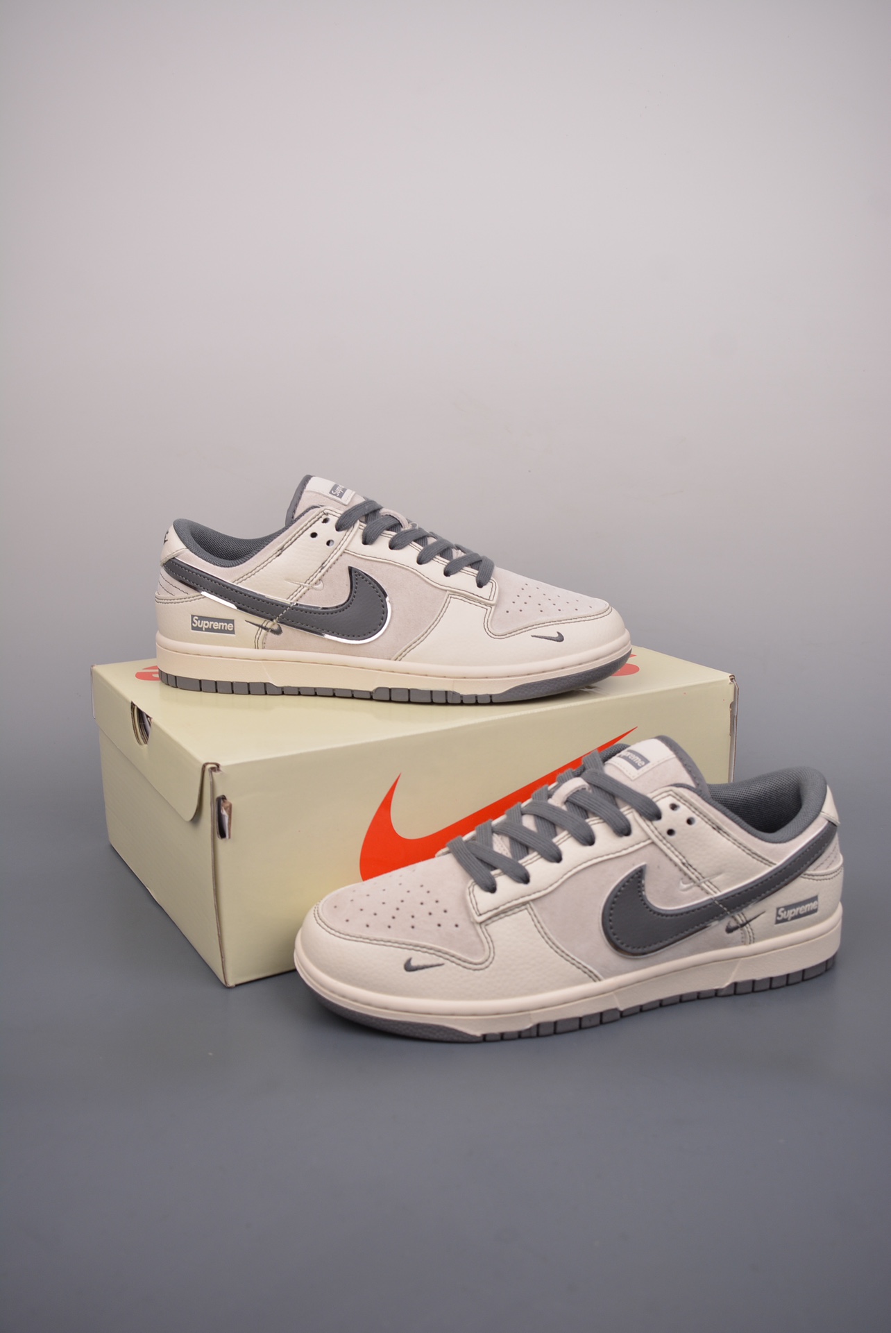 Nike SB Dunk Low Supreme collaborationHighly recommended products from - Shoe 5