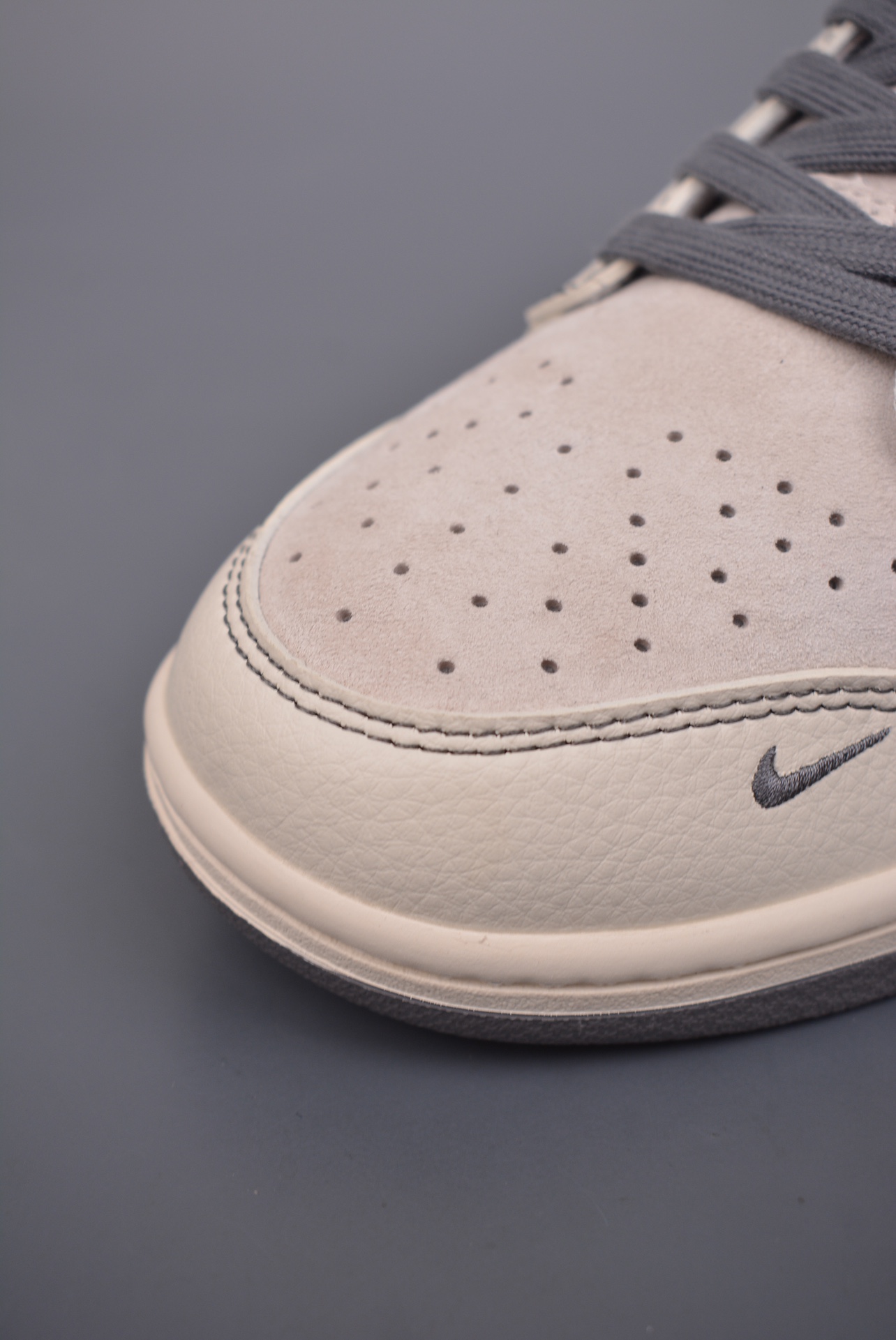 Nike SB Dunk Low Supreme collaborationHighly recommended products from - Shoe 6